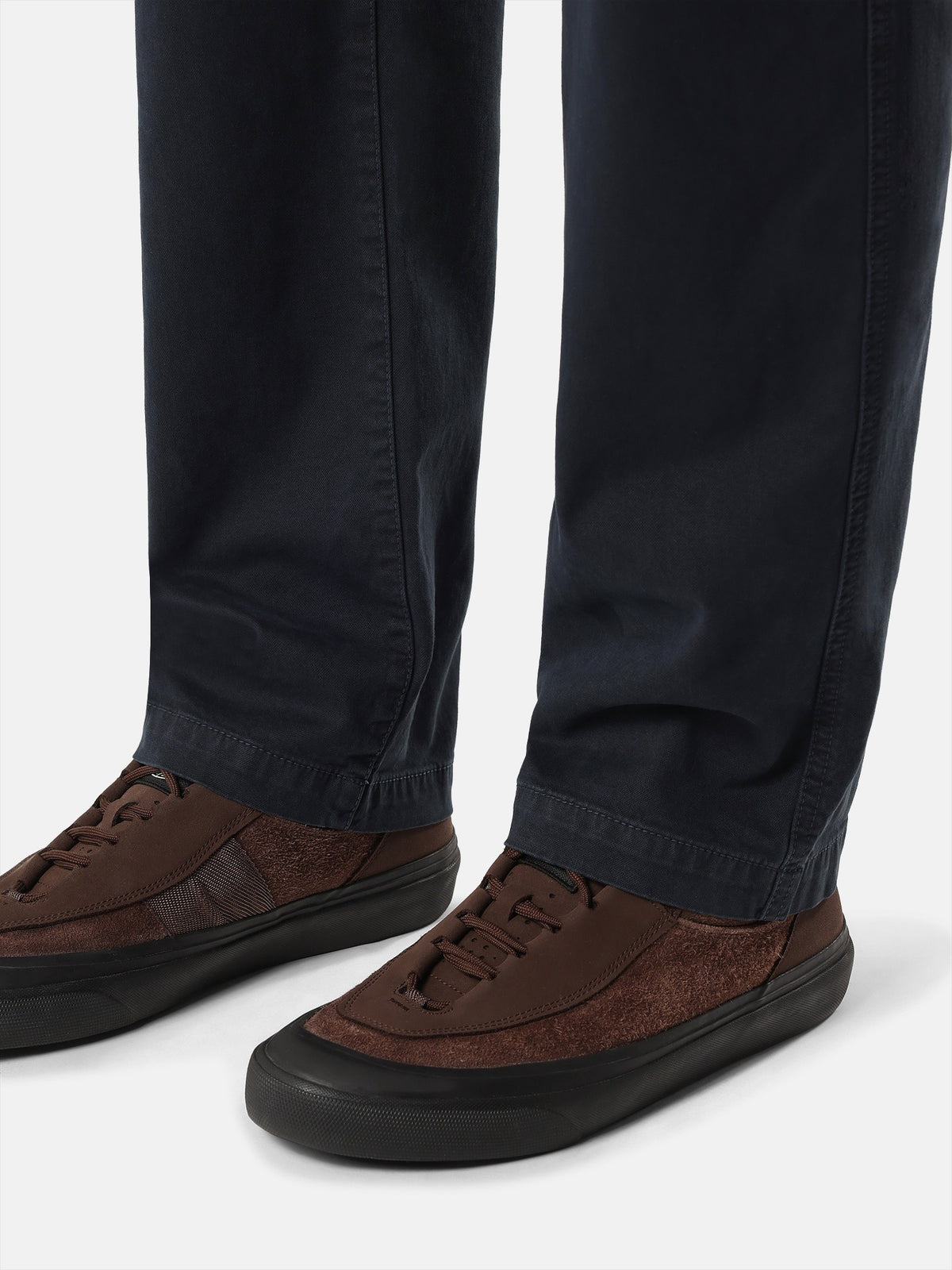 Stone Island Regular-Fit Chino Trousers with Multiple Pockets 3100030