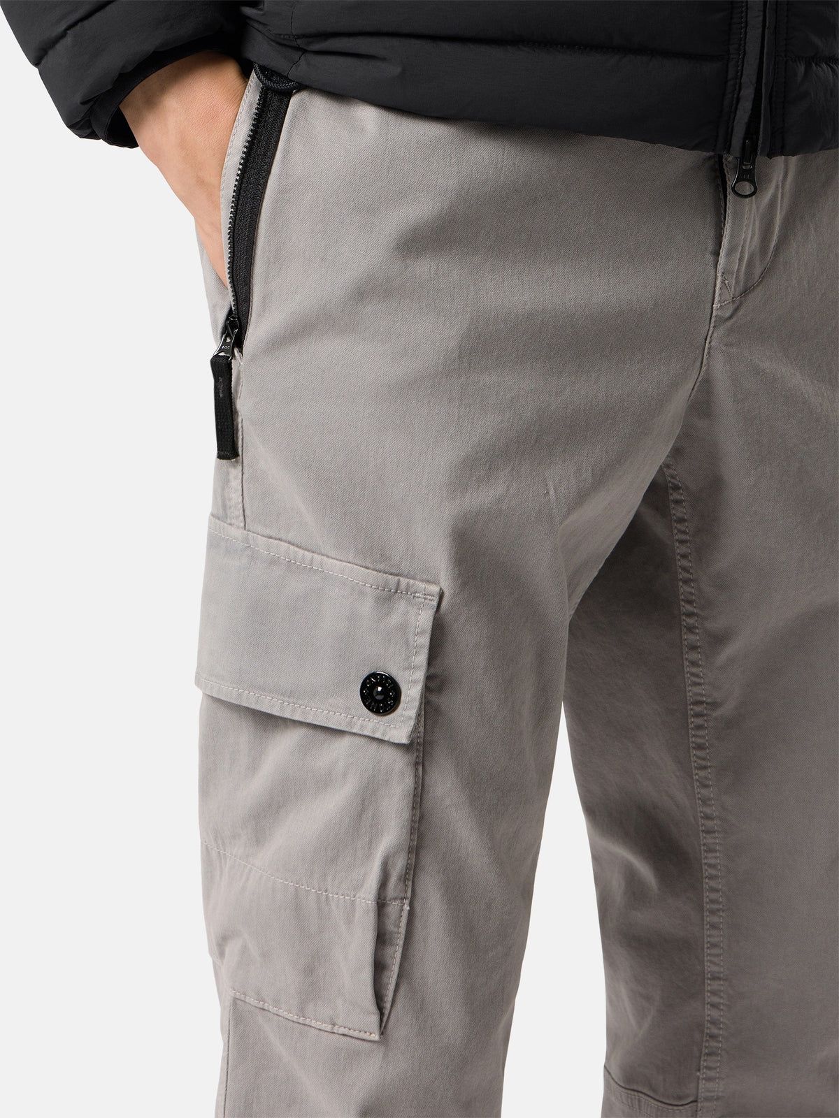 Stone Island Slim-Fit Cargo Trousers with Zip Pockets 3100034