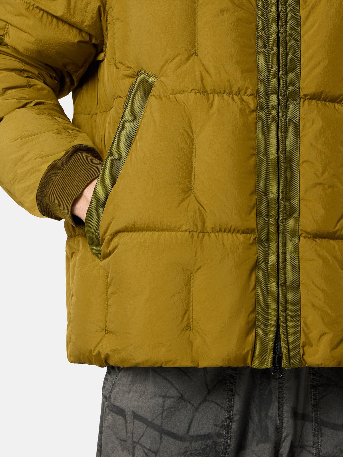 Stone Island Hooded Down Jacket with Wind Resistance and Anti-Drop 4100034