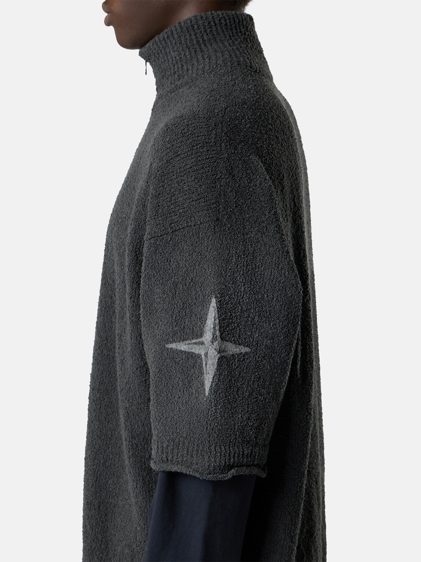 Stone Island Loose-Fit Short-Sleeve Half-Zip Jumper with Needle-Punched Star 5100048