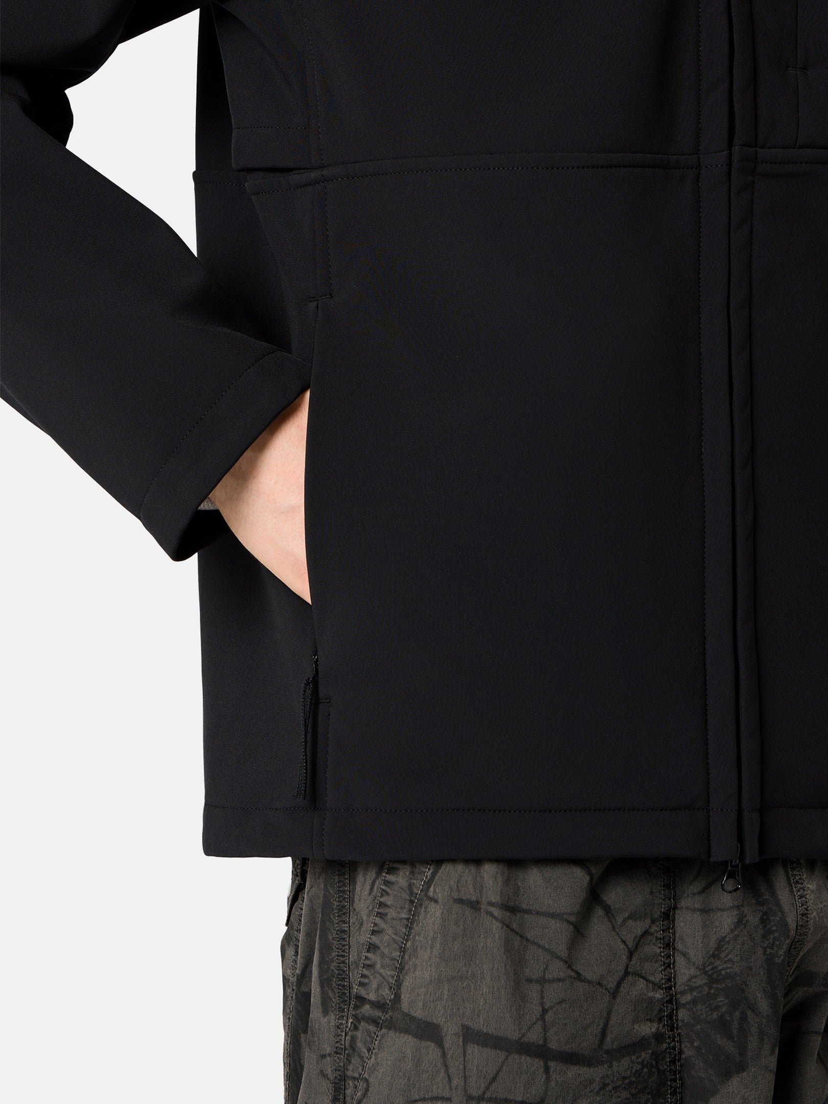 Stone Island Stand Collar Jacket with Wind- and Water-Resistant Membrane Q100005