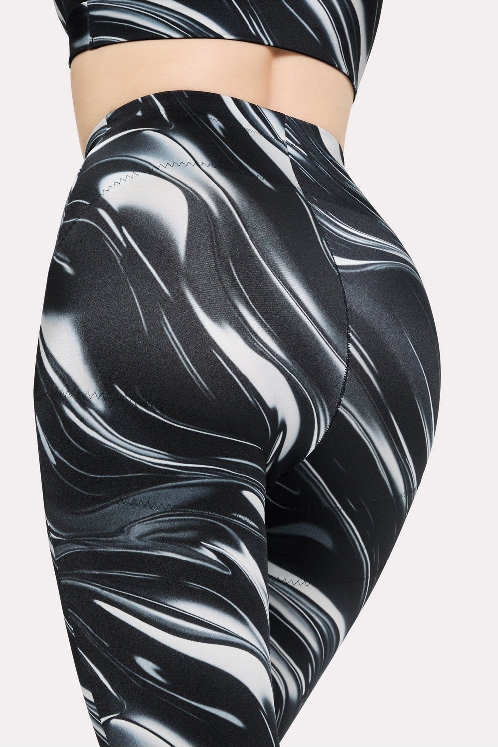 #color_iconic-black-so-slick