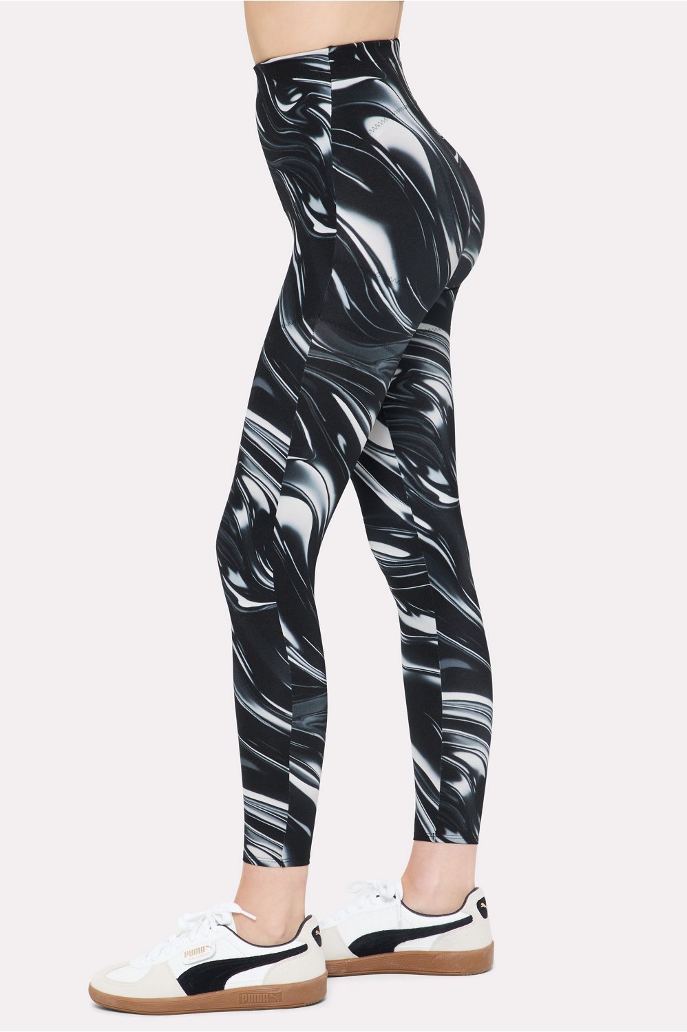 #color_iconic-black-so-slick