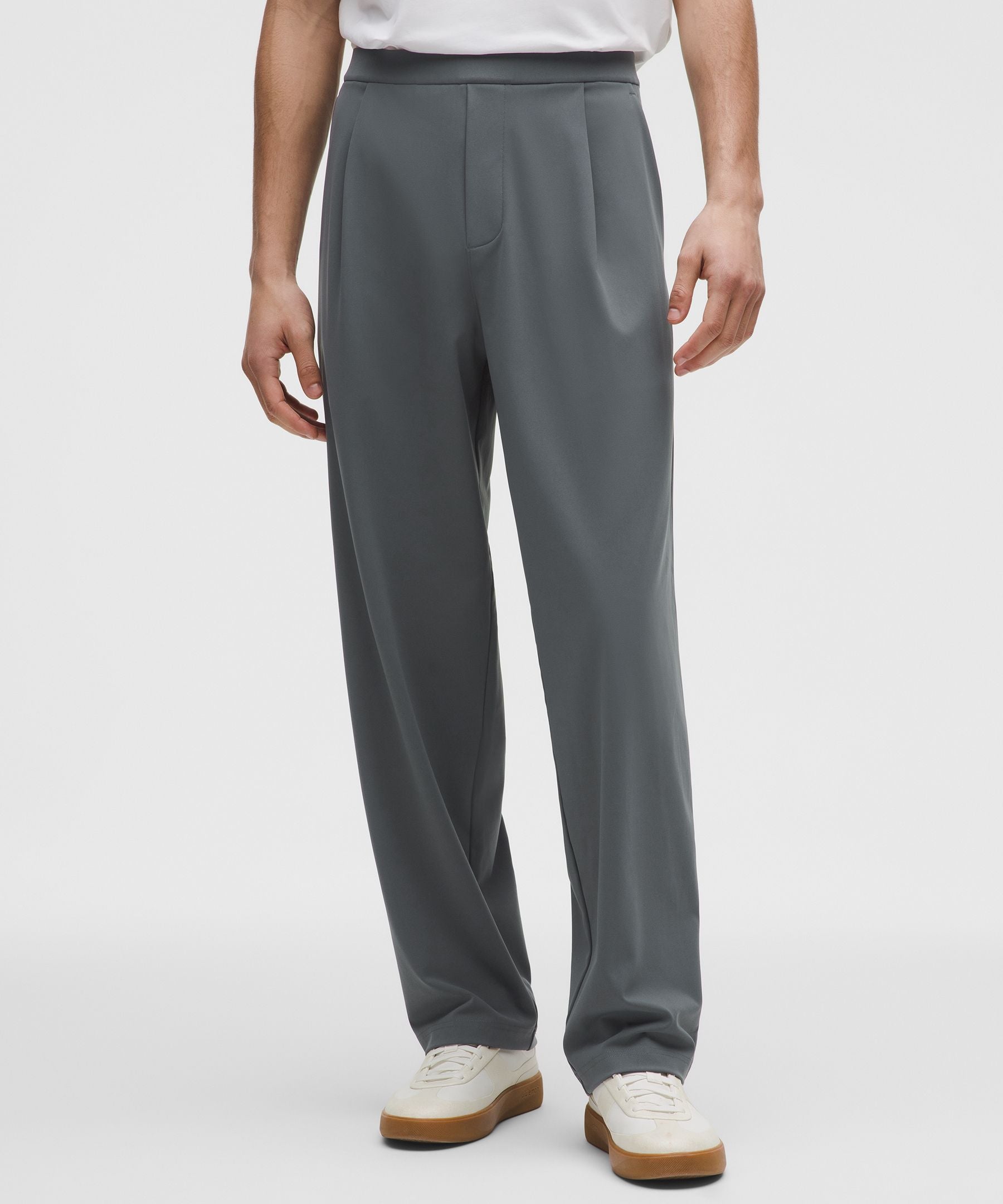 Lululemon Men's Daydrift Relaxed-Fit Pleated Trouser *Regular