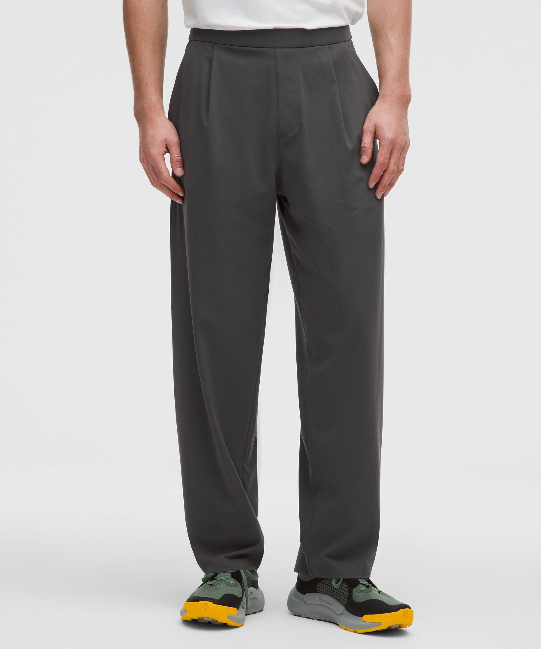 Lululemon Men's Daydrift Relaxed-Fit Pleated Trouser Shorter *No Belt Loops