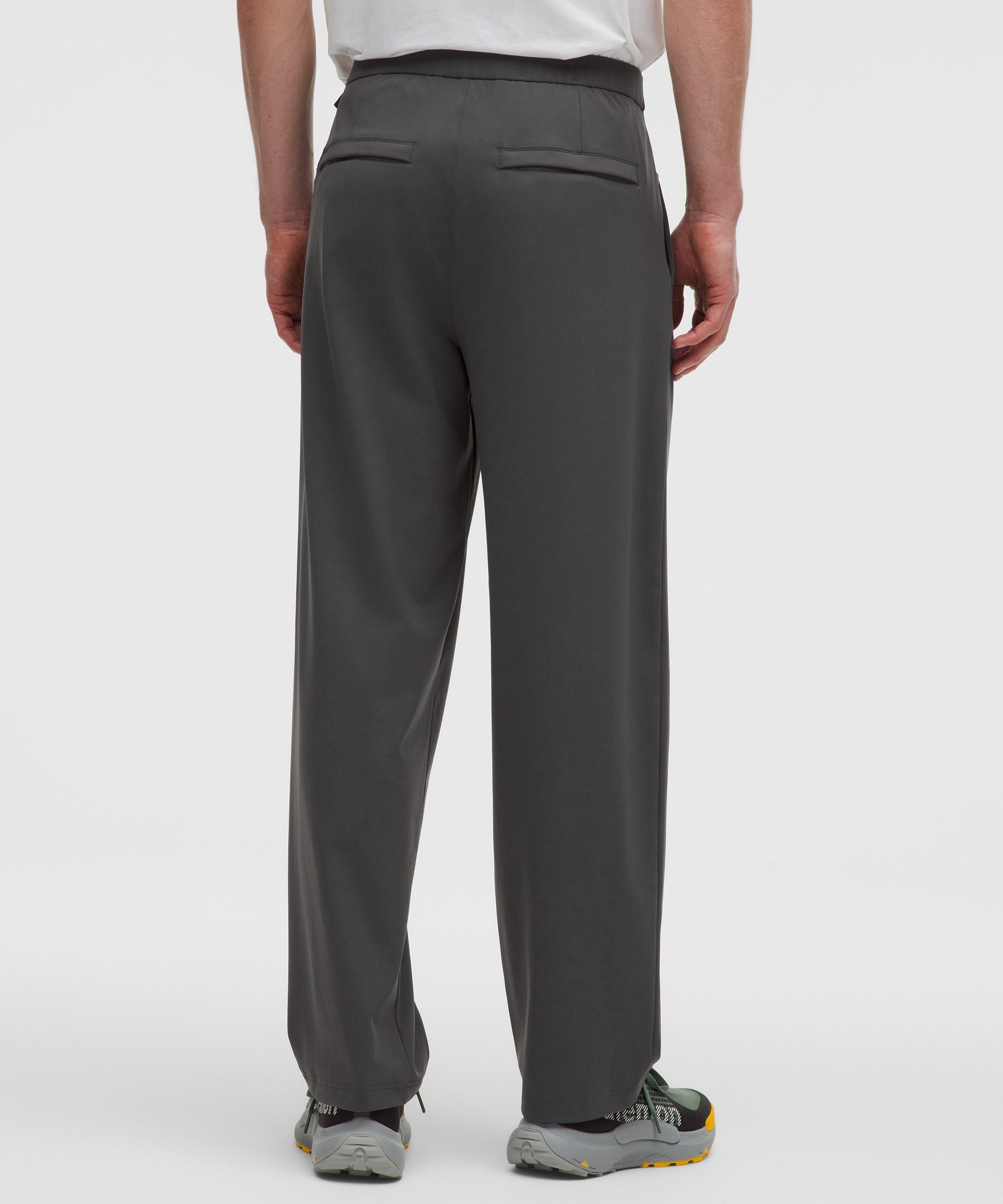 Lululemon Men's Daydrift Relaxed-Fit Pleated Trouser Shorter *No Belt Loops