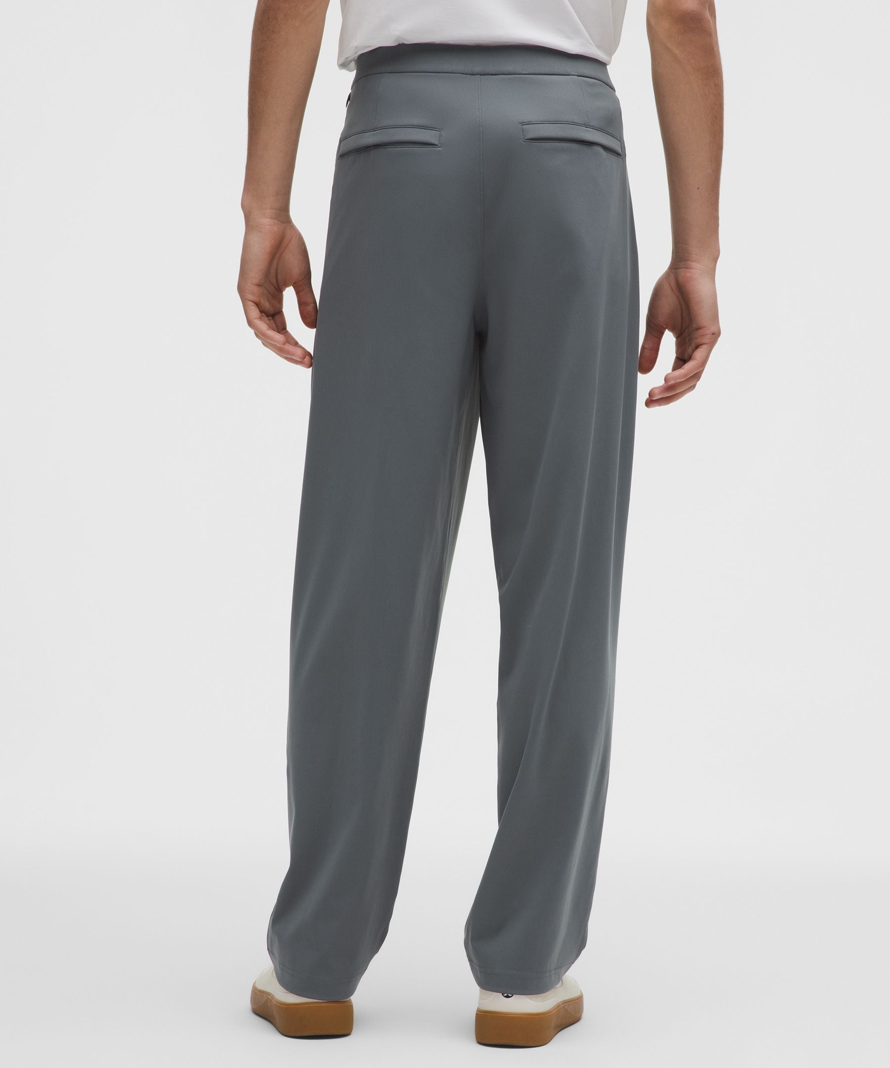 Lululemon Men's Daydrift Relaxed-Fit Pleated Trouser *Shorter