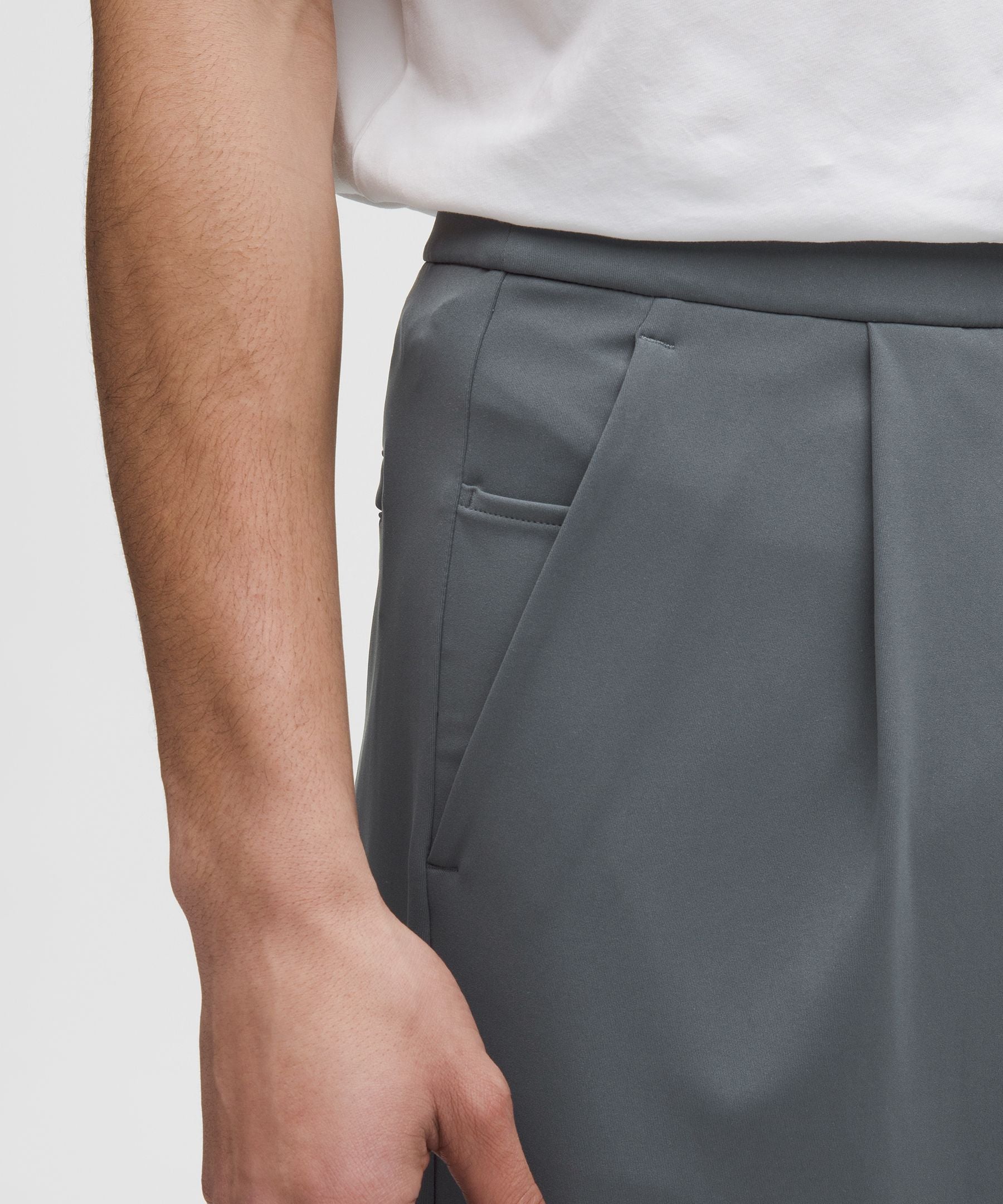 Lululemon Men's Daydrift Relaxed-Fit Pleated Trouser *Shorter