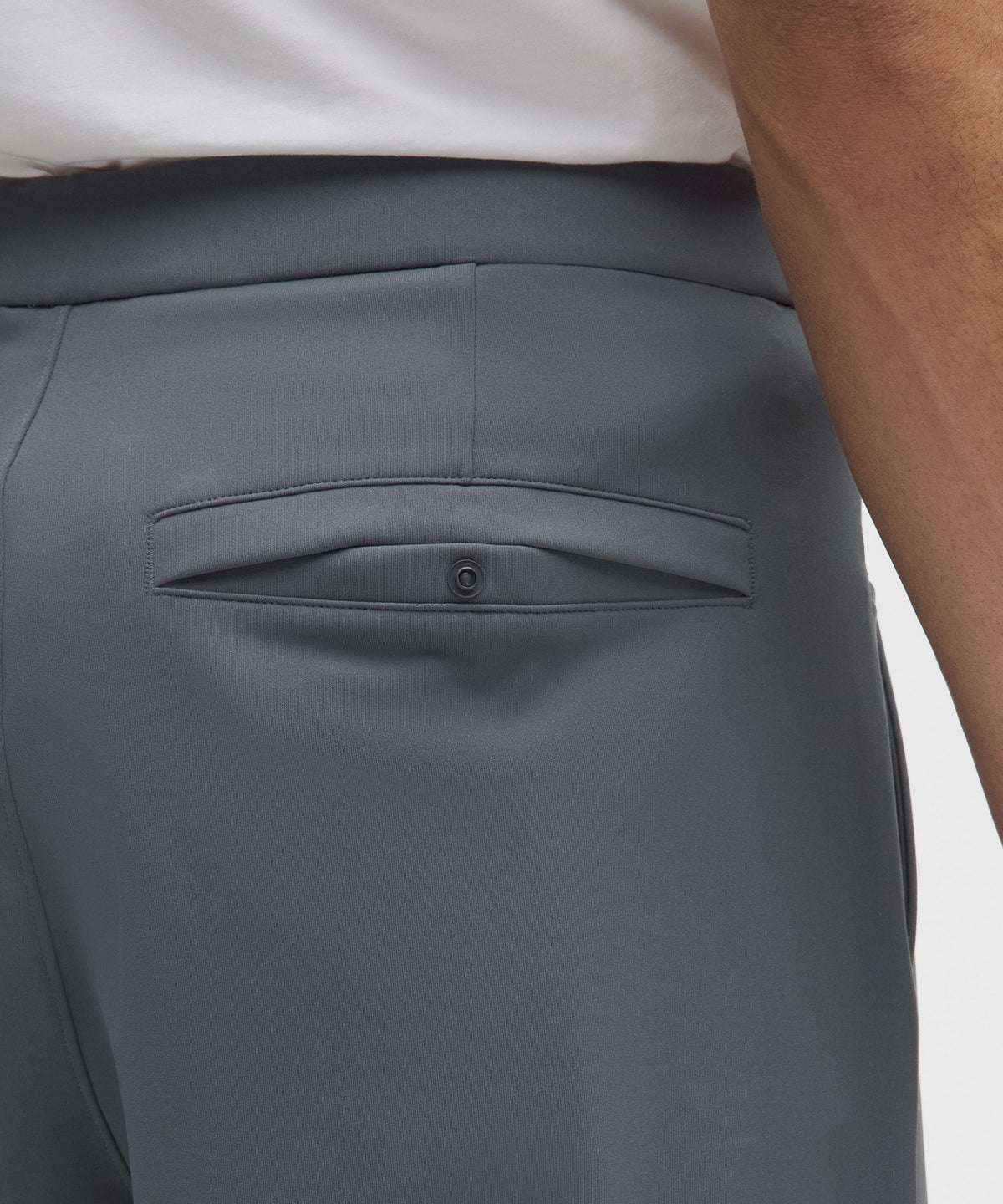 Lululemon Men's Daydrift Relaxed-Fit Pleated Trouser *Shorter
