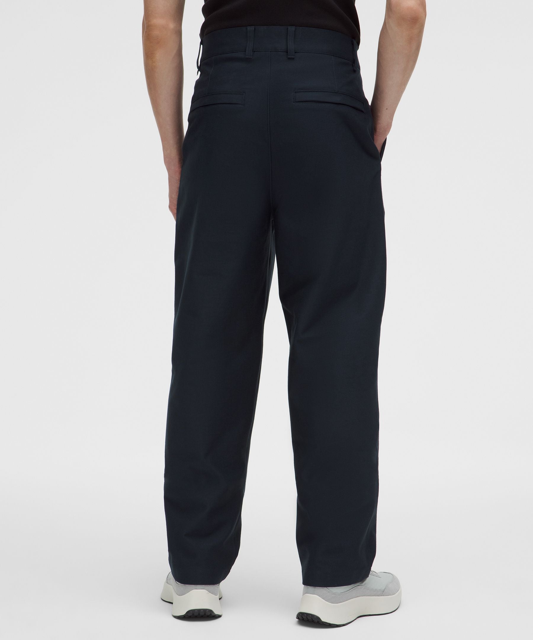 Lululemon Utilitech Twill Relaxed Pleated Trouser