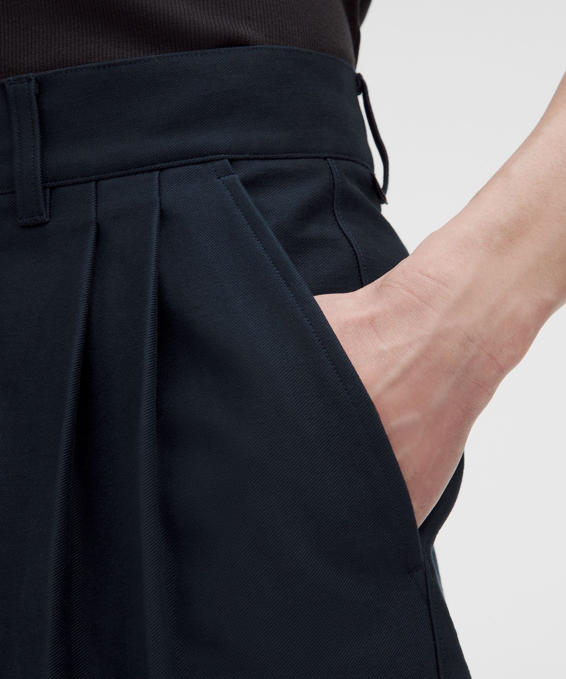 Lululemon Utilitech Twill Relaxed Pleated Trouser