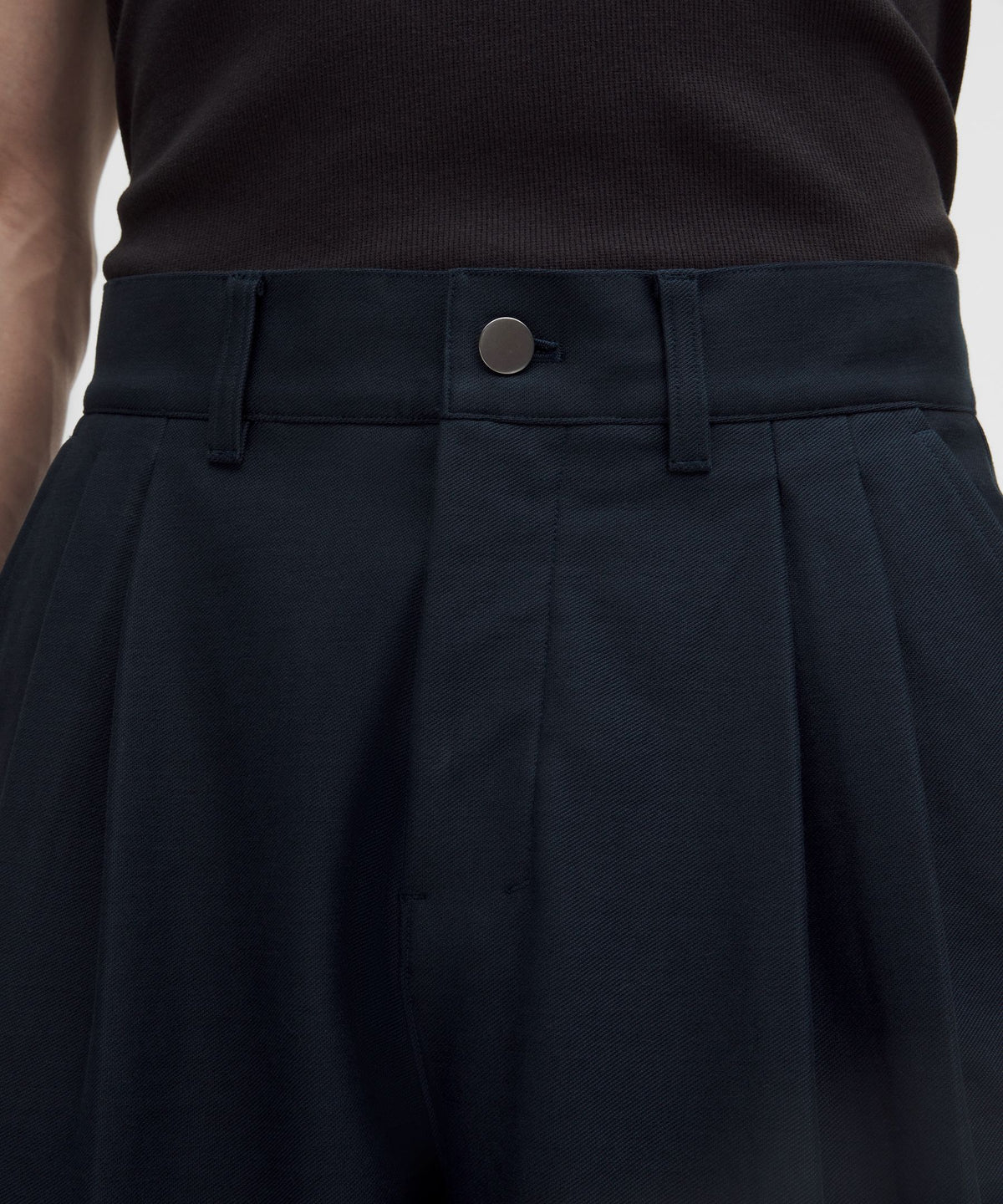 Lululemon Utilitech Twill Relaxed Pleated Trouser