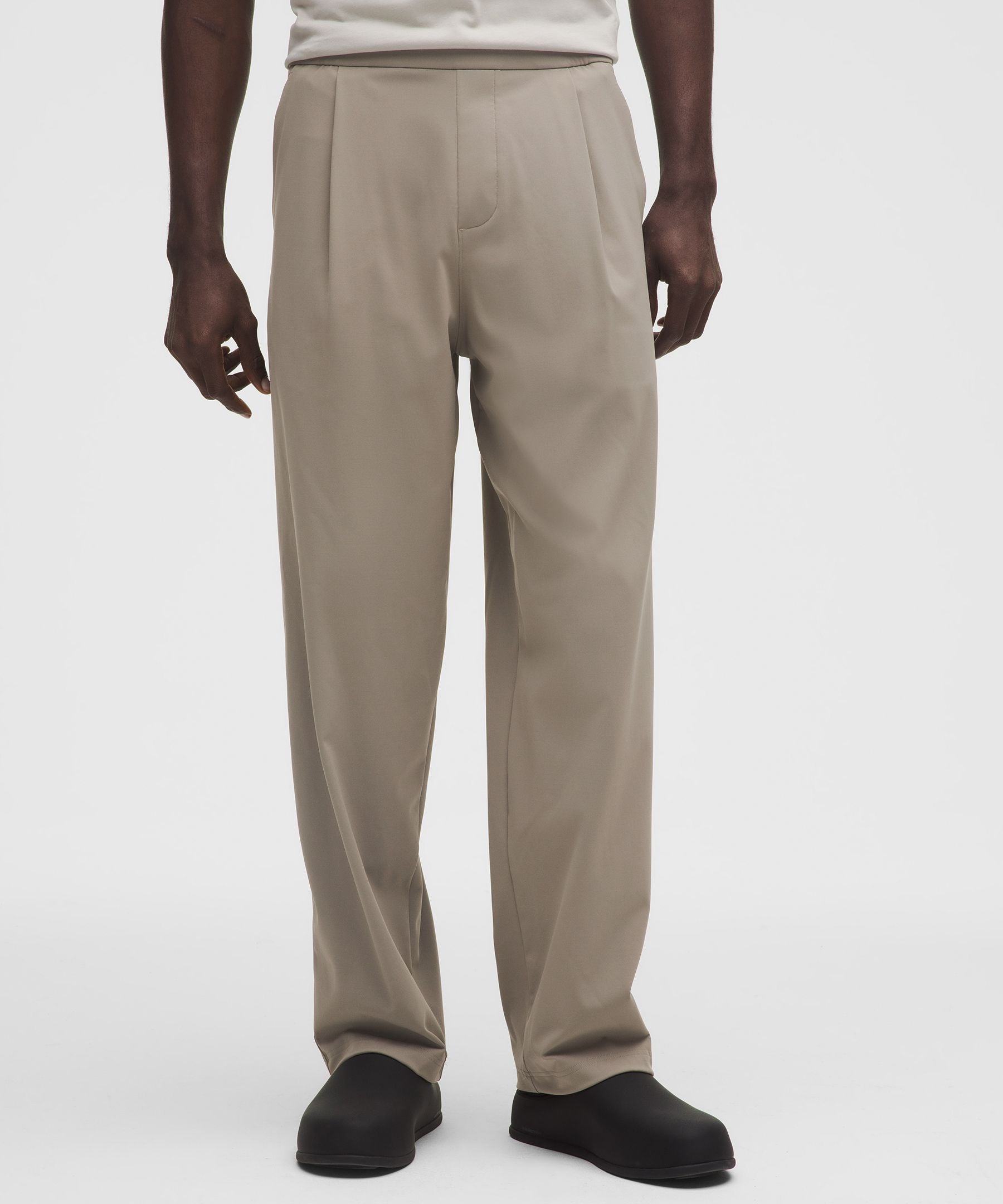 Lululemon Men's Daydrift Relaxed-Fit Pleated Trouser *Regular