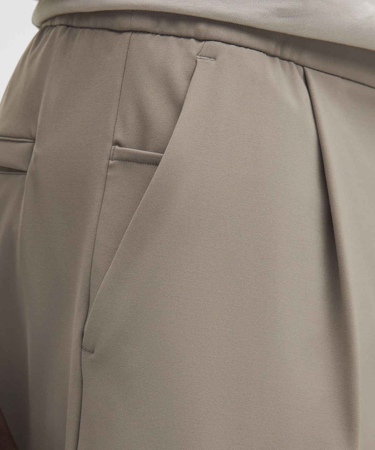 Lululemon Men's Daydrift Relaxed-Fit Pleated Trouser *Regular