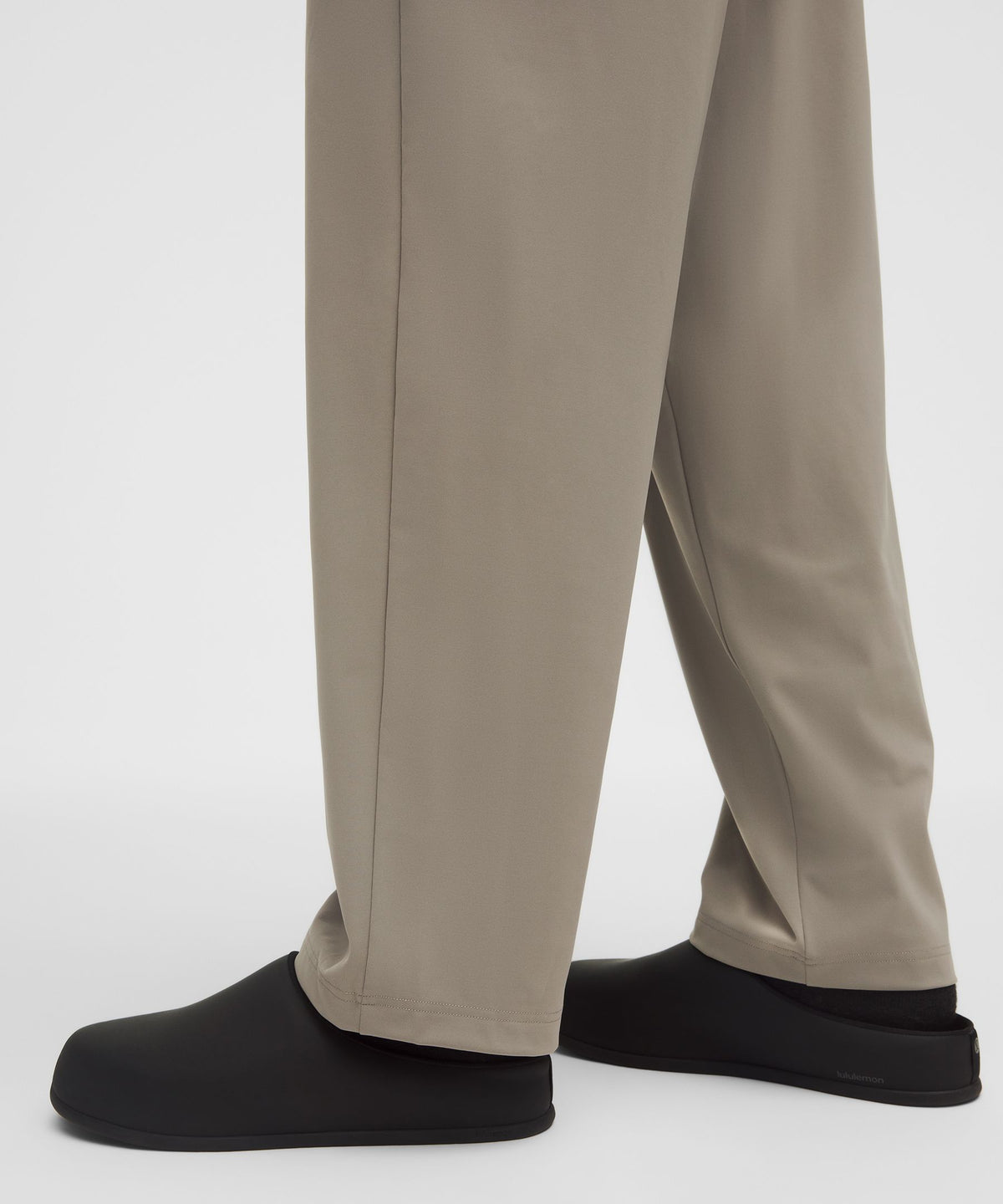 Lululemon Men's Daydrift Relaxed-Fit Pleated Trouser *Regular