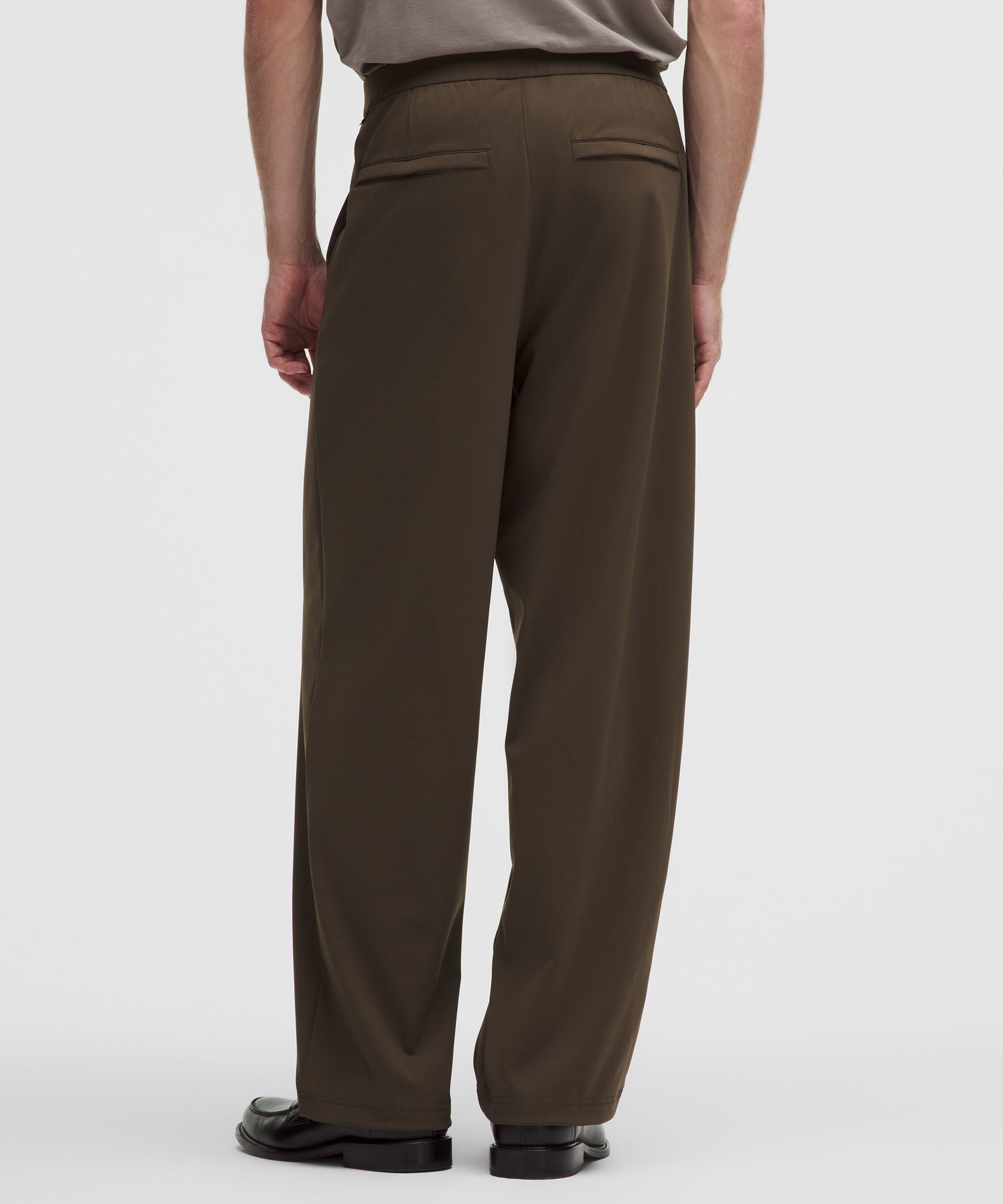 Lululemon Men's Daydrift Relaxed-Fit Pleated Trouser *Regular