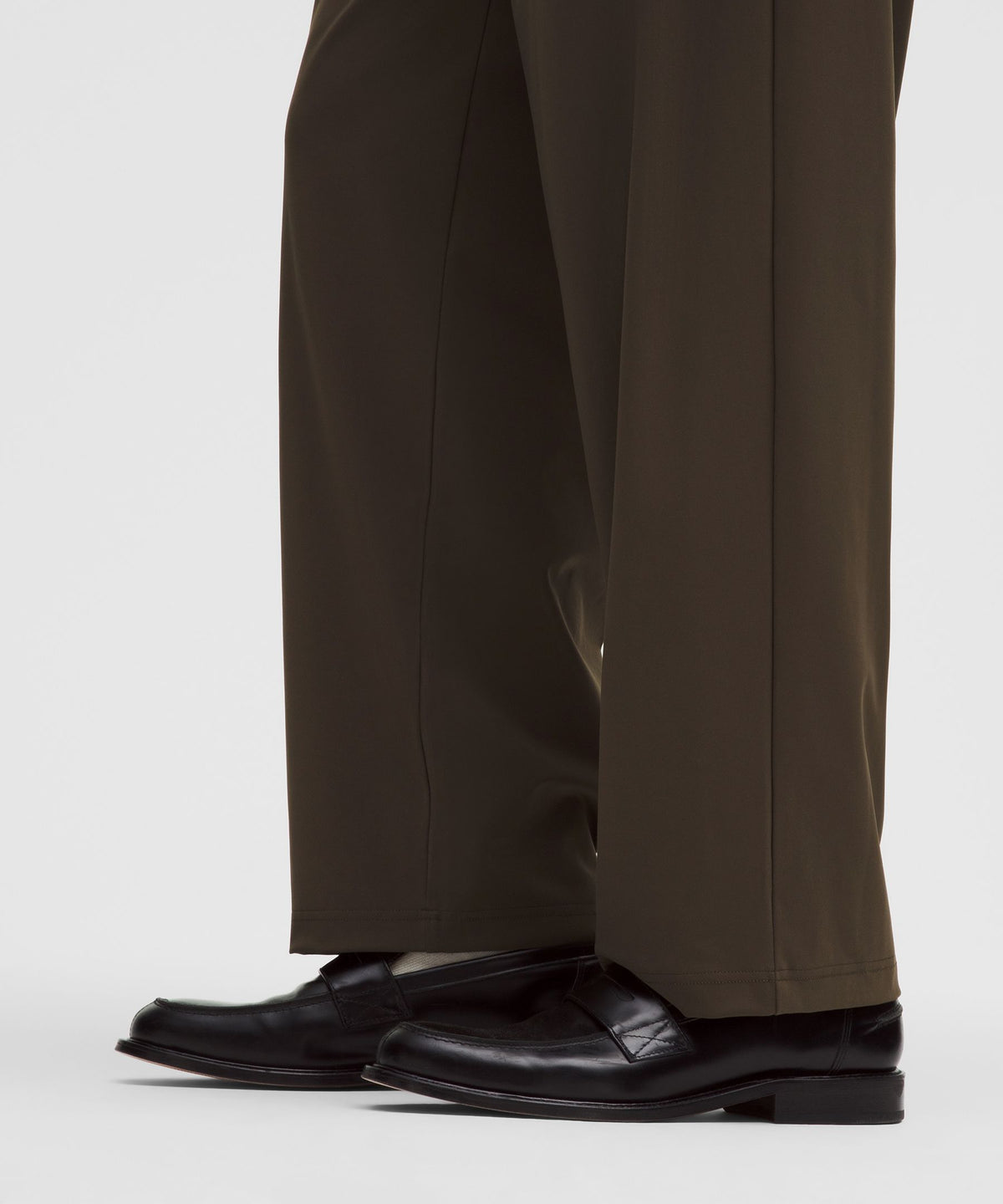 Lululemon Men's Daydrift Relaxed-Fit Pleated Trouser *Regular