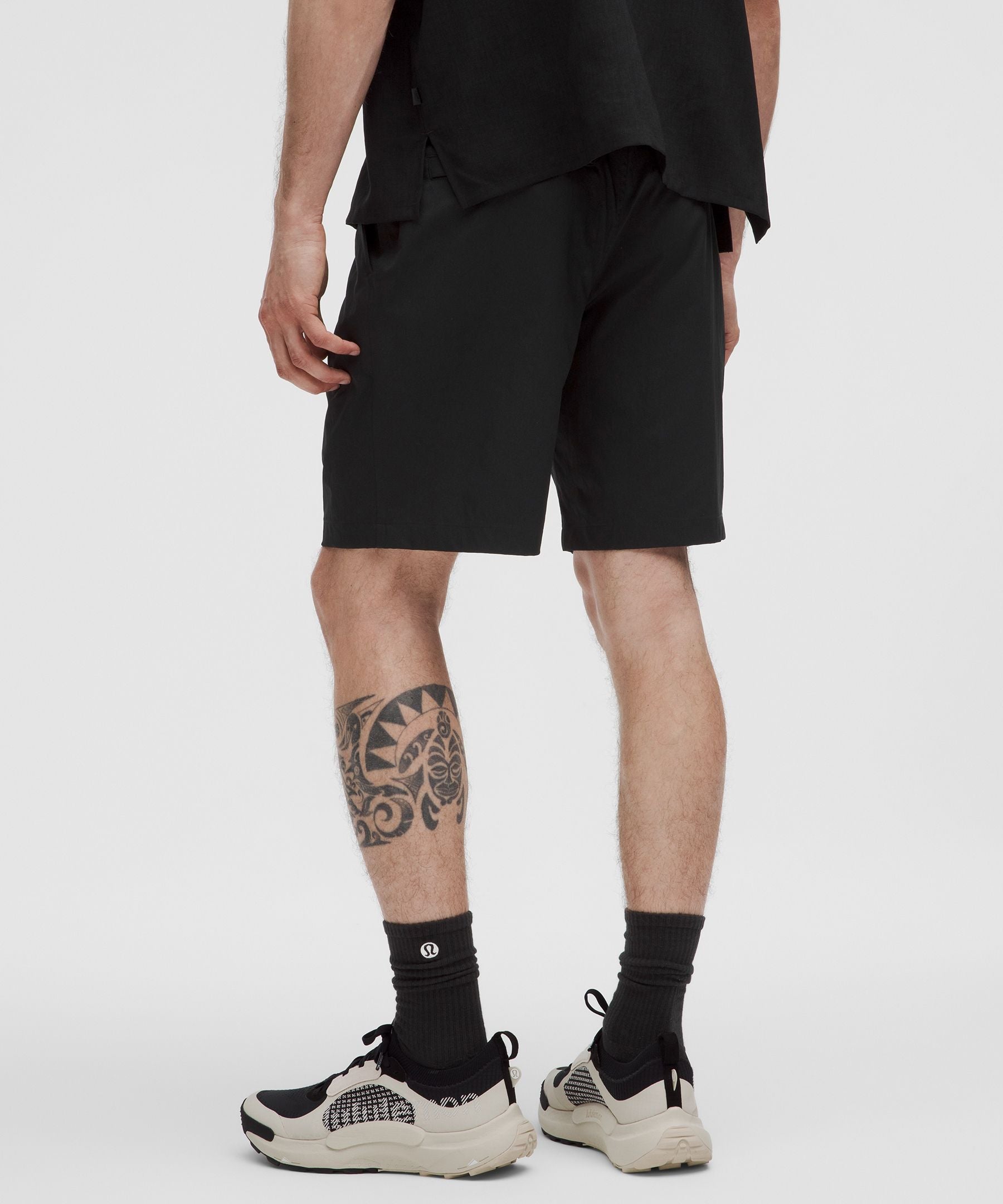 Lululemon Woven Relaxed-Fit Pleated Short 8"