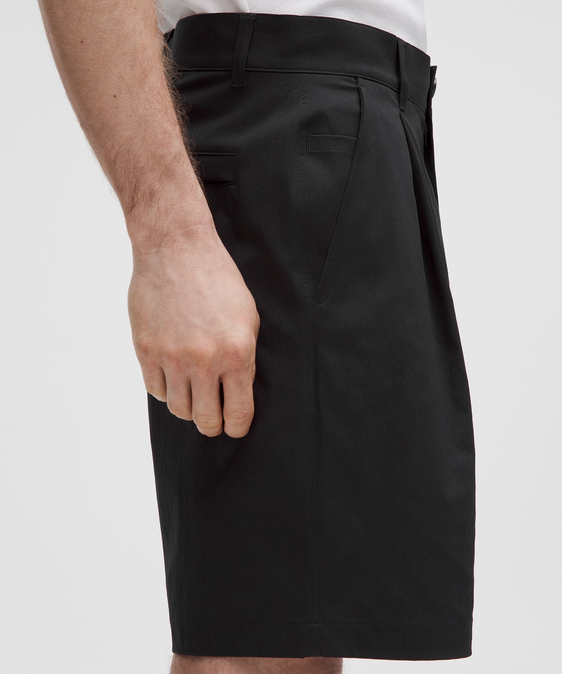 Lululemon Woven Relaxed-Fit Pleated Short 8"