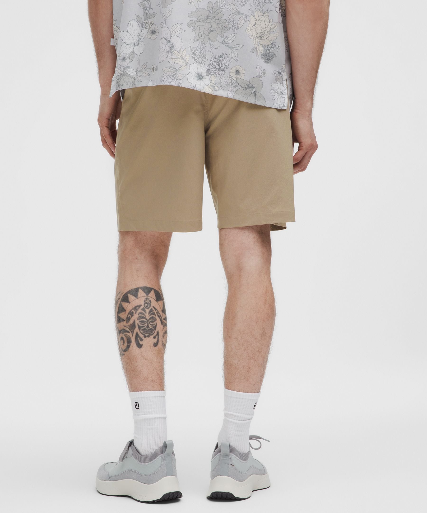 Lululemon Woven Relaxed-Fit Pleated Short 8"
