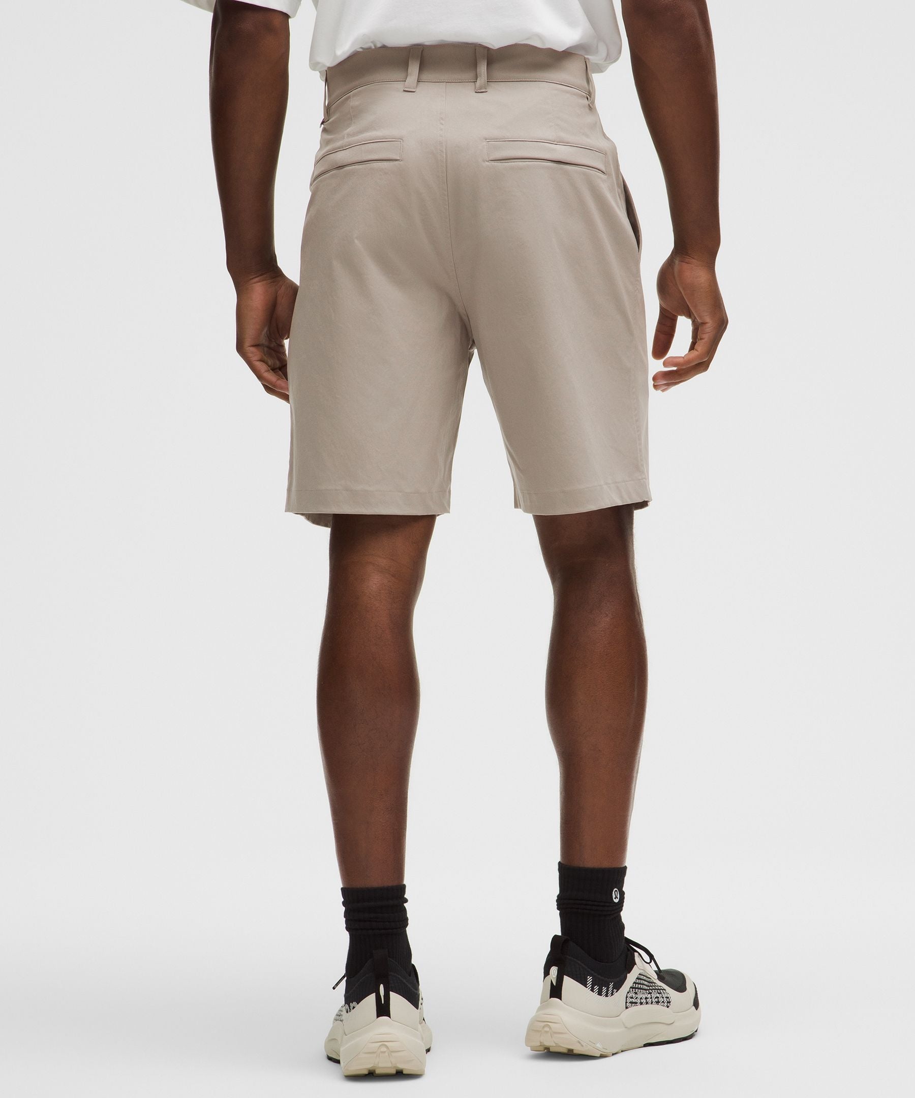 Lululemon Woven Relaxed-Fit Pleated Short 8"