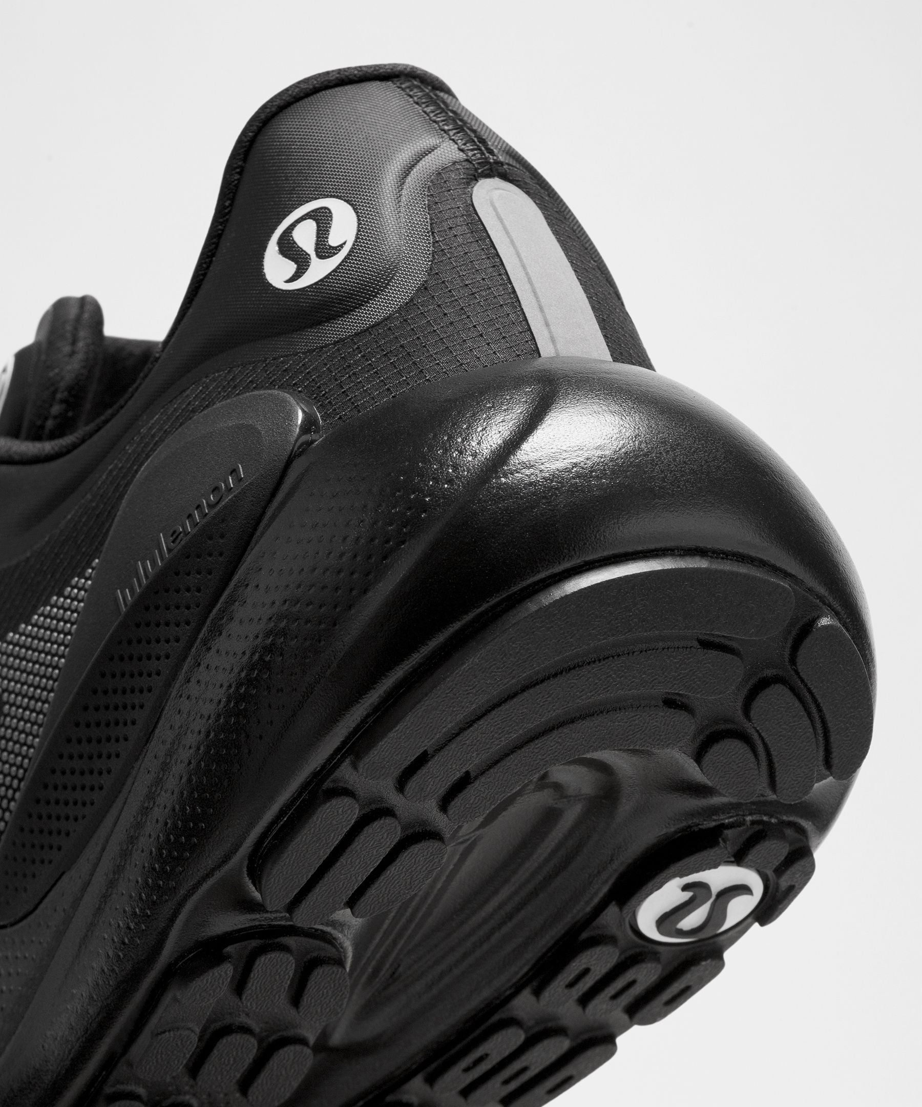 Lululemon Men's Beyondfeel Waterproof Running Shoe
