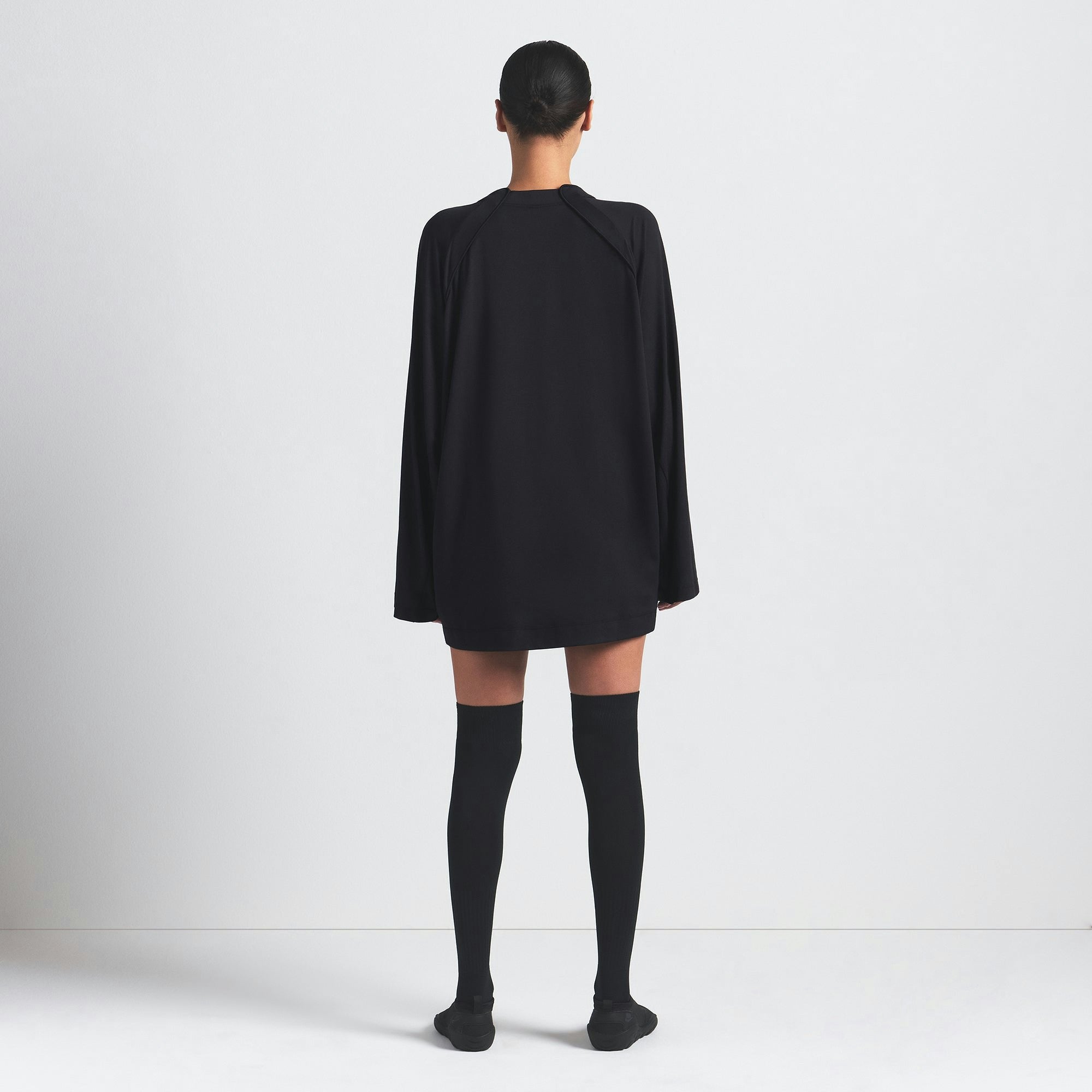 Skims Nikeskims Airy V-Neck Oversized Long Sleeve Top Obsidian