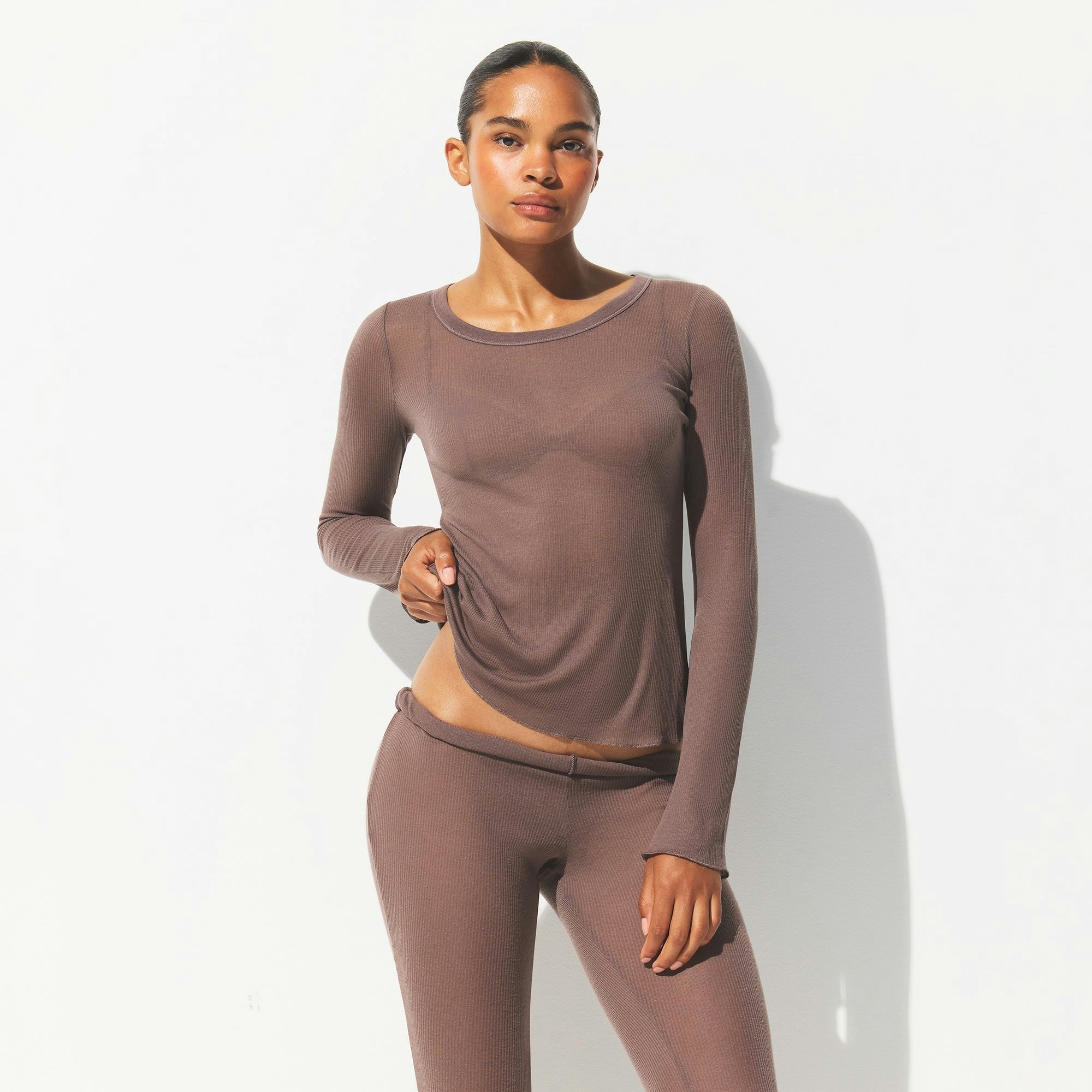 SHEER RIB LONG SLEEVE CREW NECK TOP