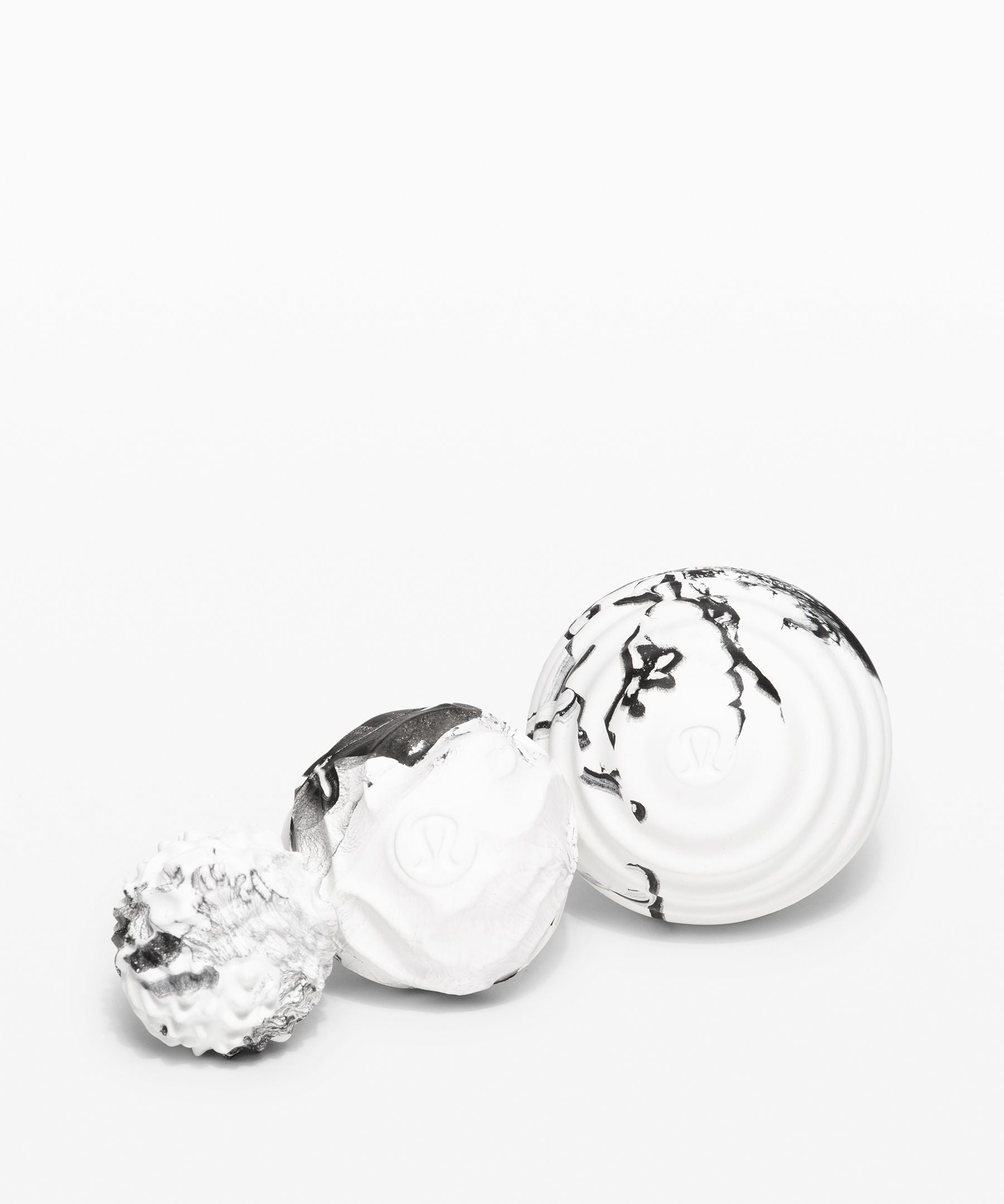 #color_black/white