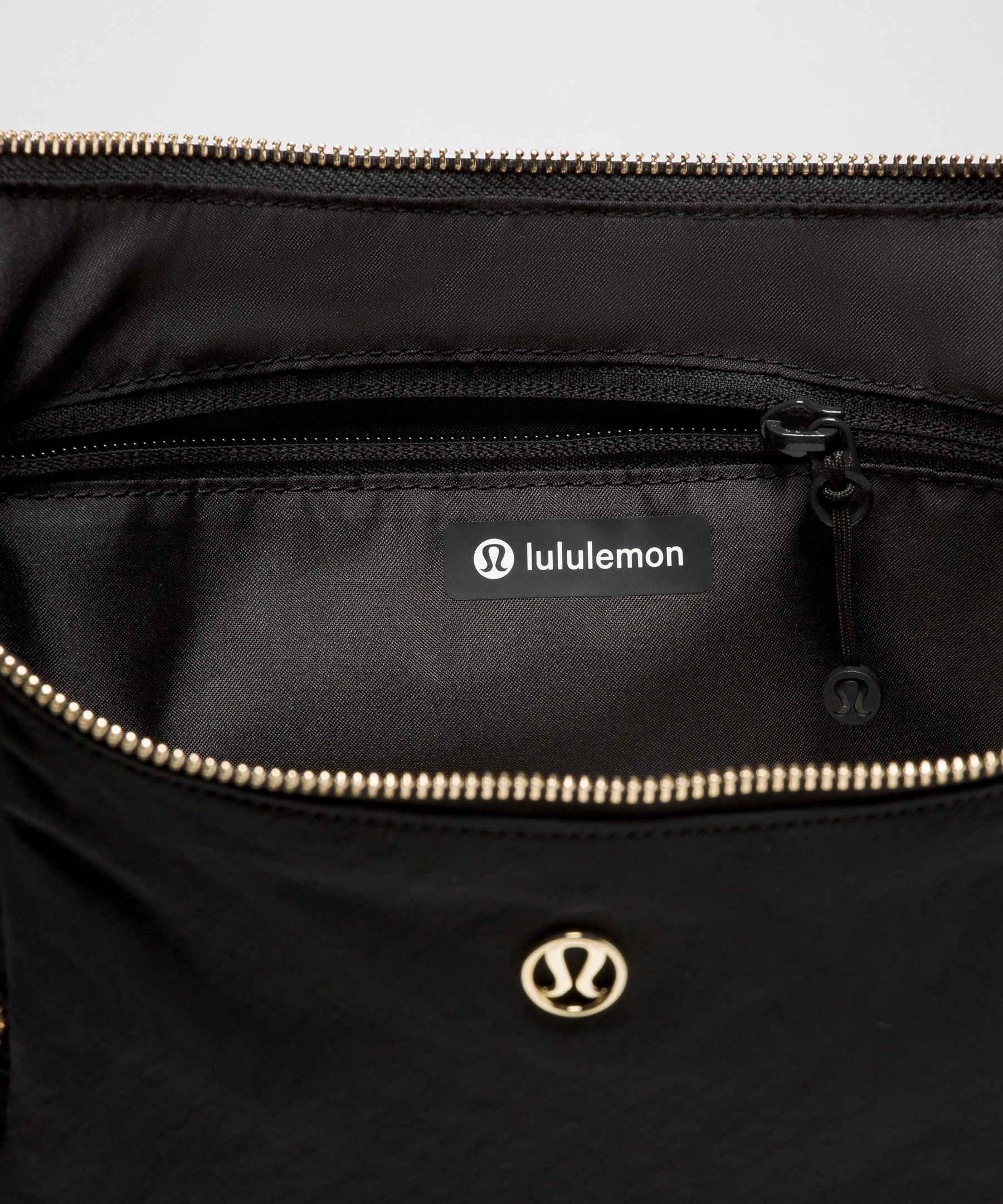 Lululemon Slouchy Sling Bag 6L *Metal Hardware