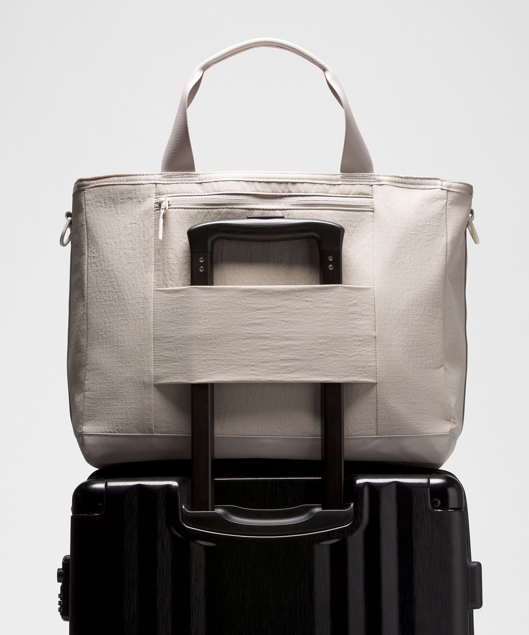 Lululemon Multi-Pocket Tote Bag 19.5L