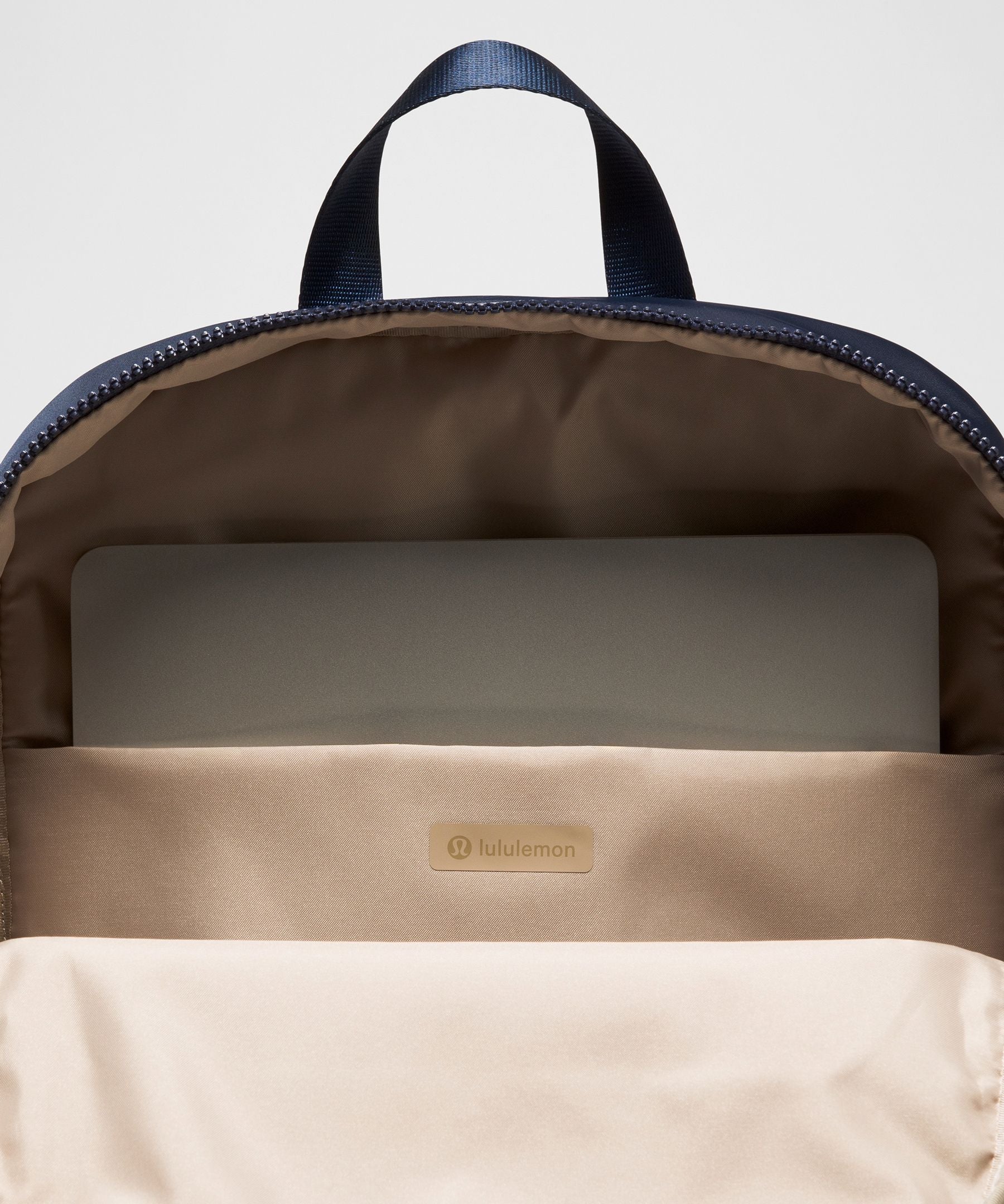 Lululemon Everywhere Backpack 22L