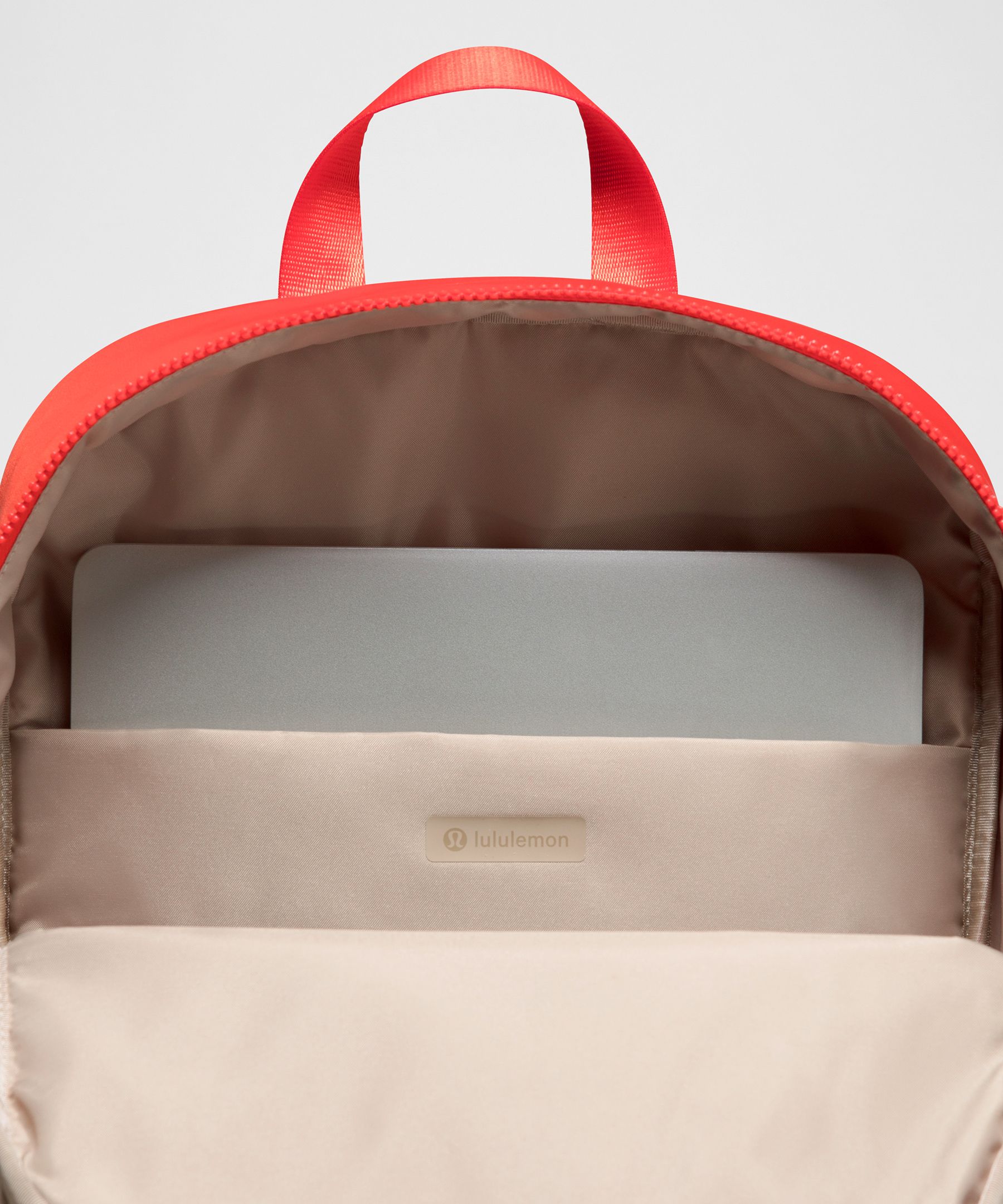 Lululemon Everywhere Backpack 22L