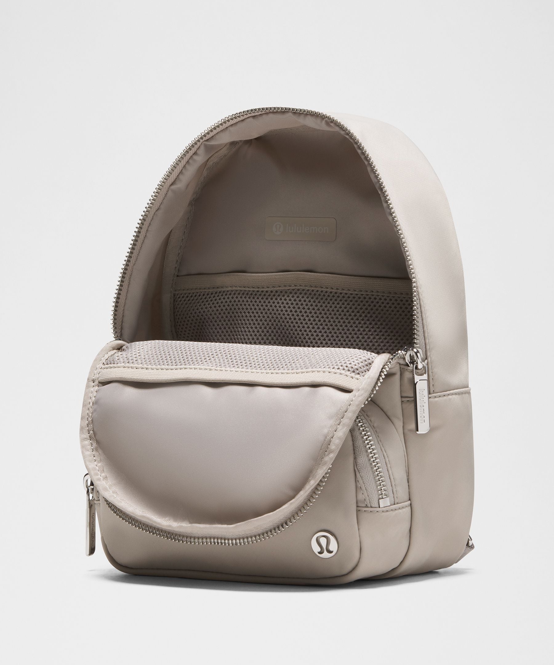Lululemon Everywhere Sling Bag 4.2L