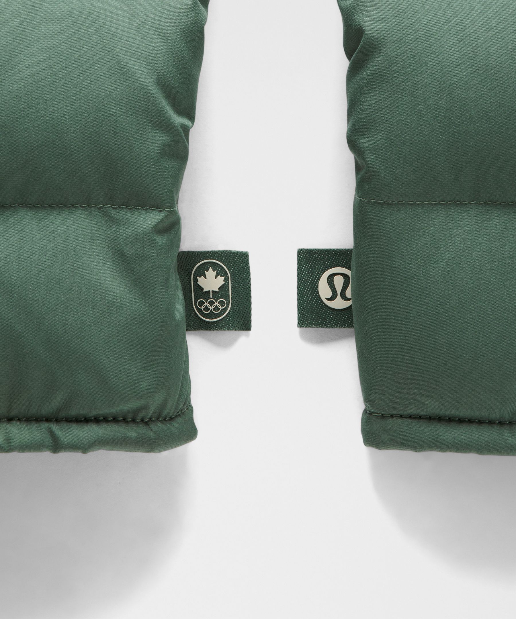 Lululemon Team Canada Wunder Puff Mittens *COC Logo