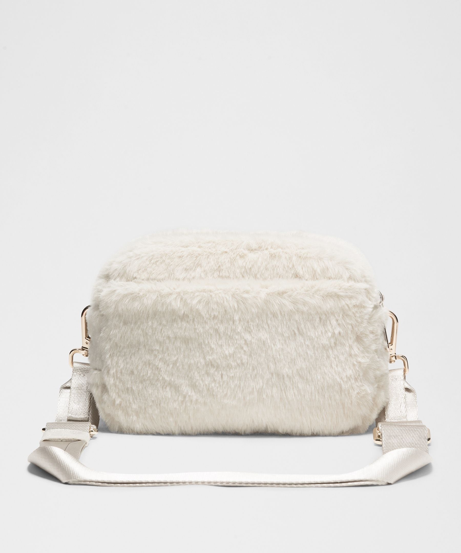 Lululemon Everywhere Crossbody Bag 2L *Plush Fleece