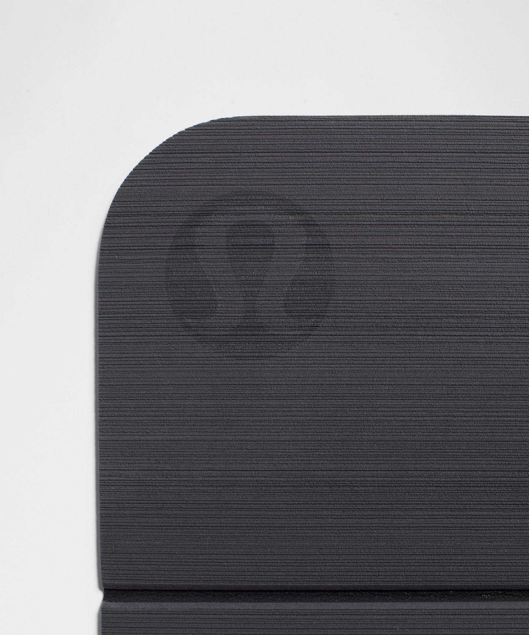 #color_traverse-grey/black