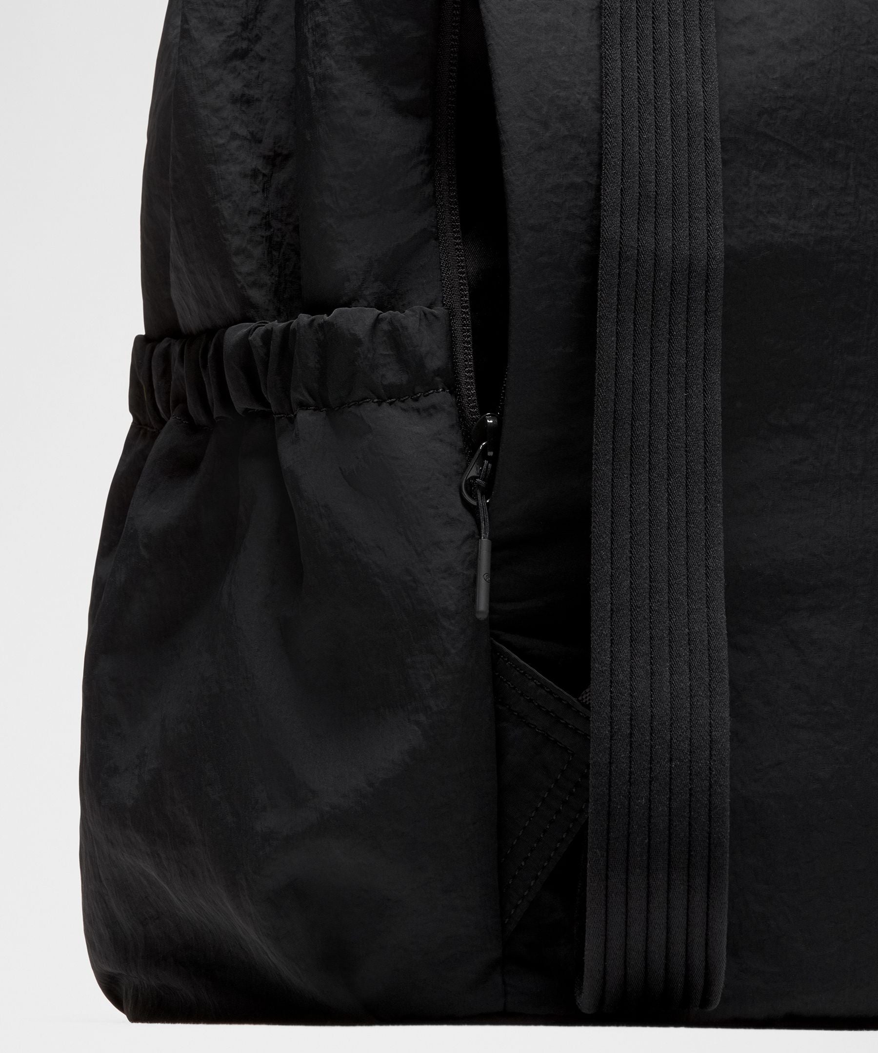 Lululemon 2-in-1 Drawstring Bucket Bag