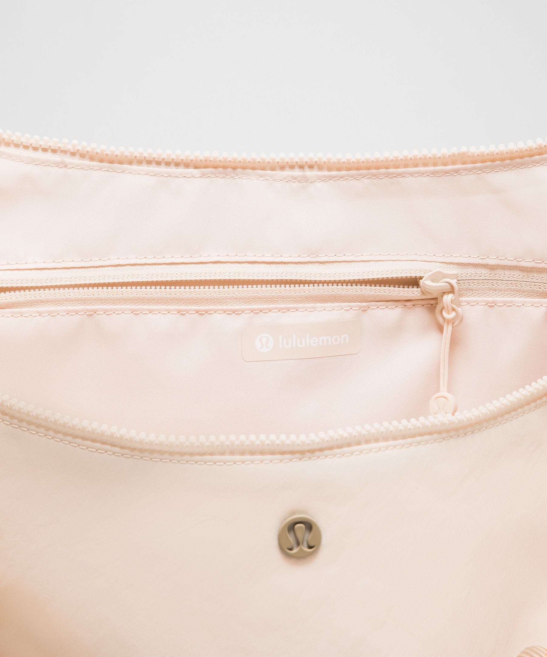 Lululemon Large Slouchy Sling Bag 13L *Paracord