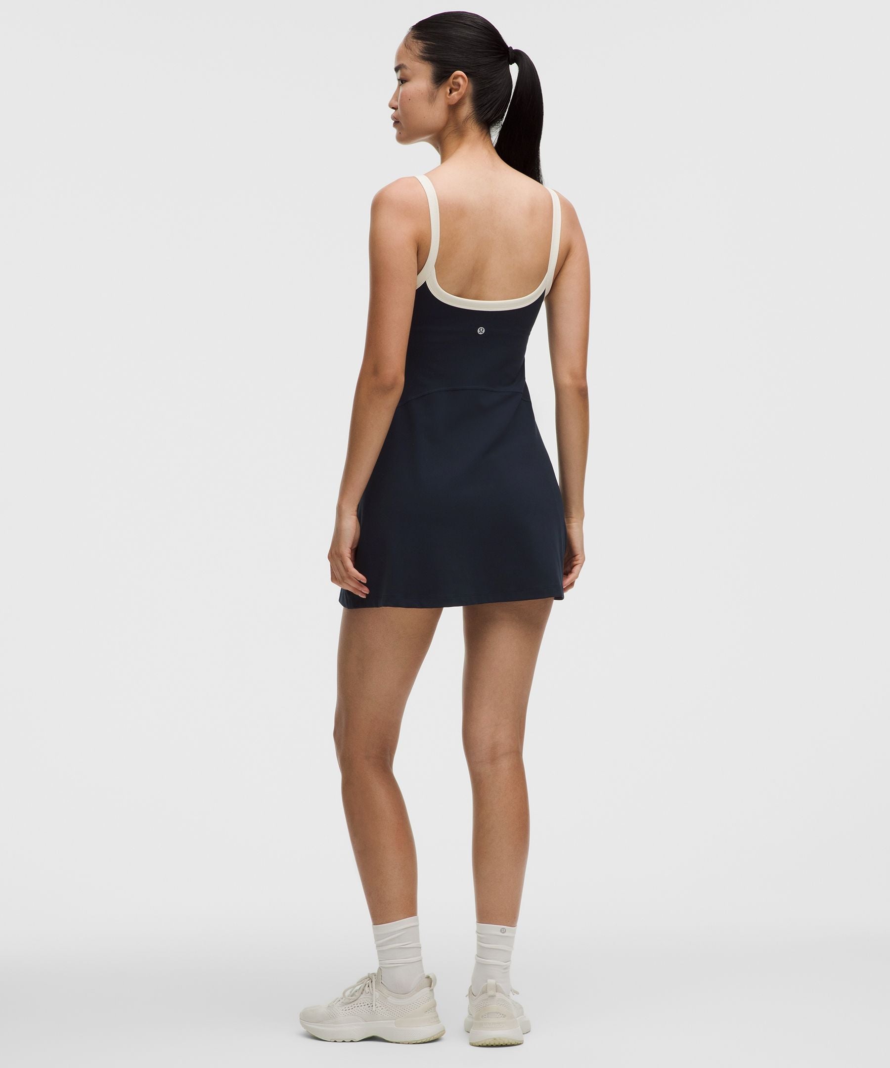 #color_true-navy/light-ivory
