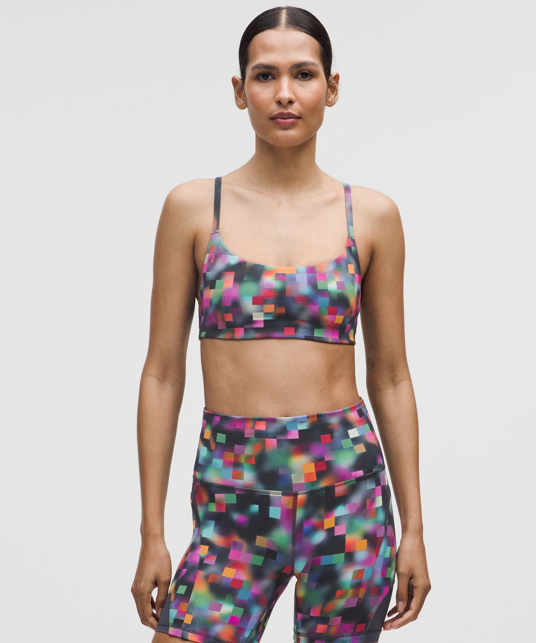 #color_pixel-rainbow-club-blue-multi