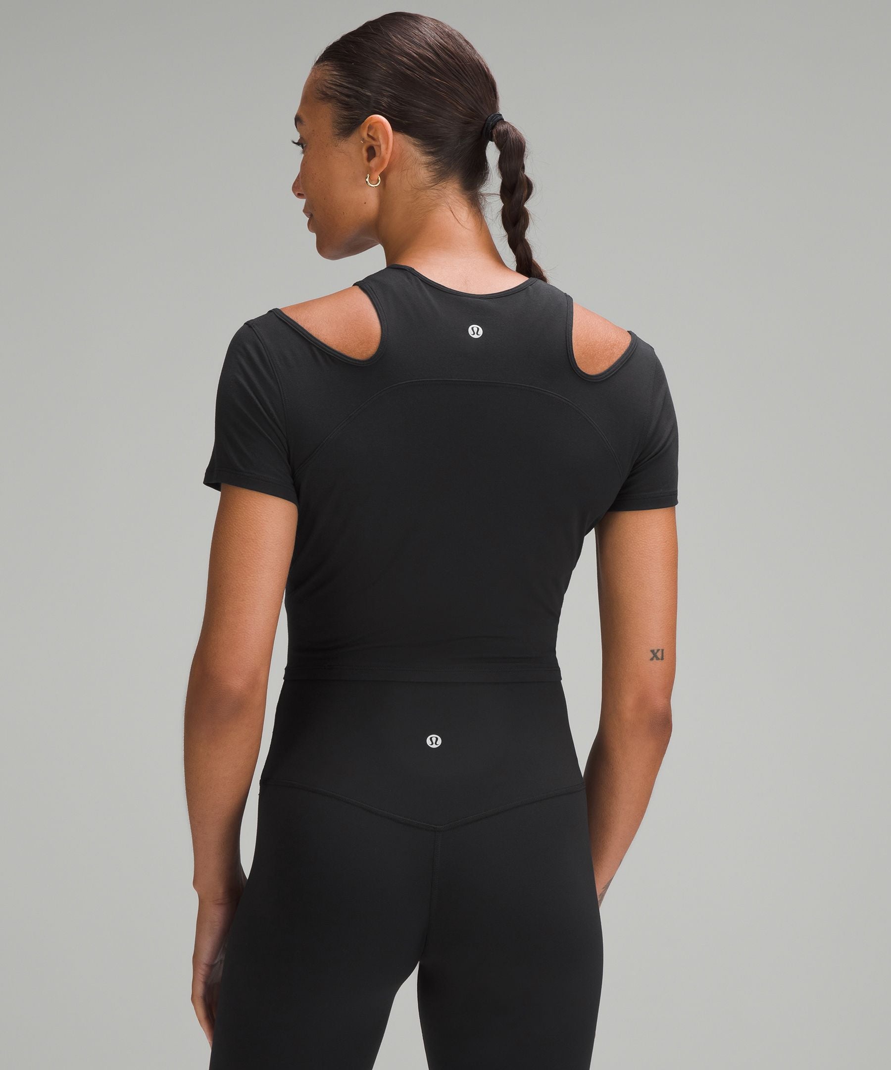 Lululemon Women's Shoulder Cut-Out Yoga T-Shirt