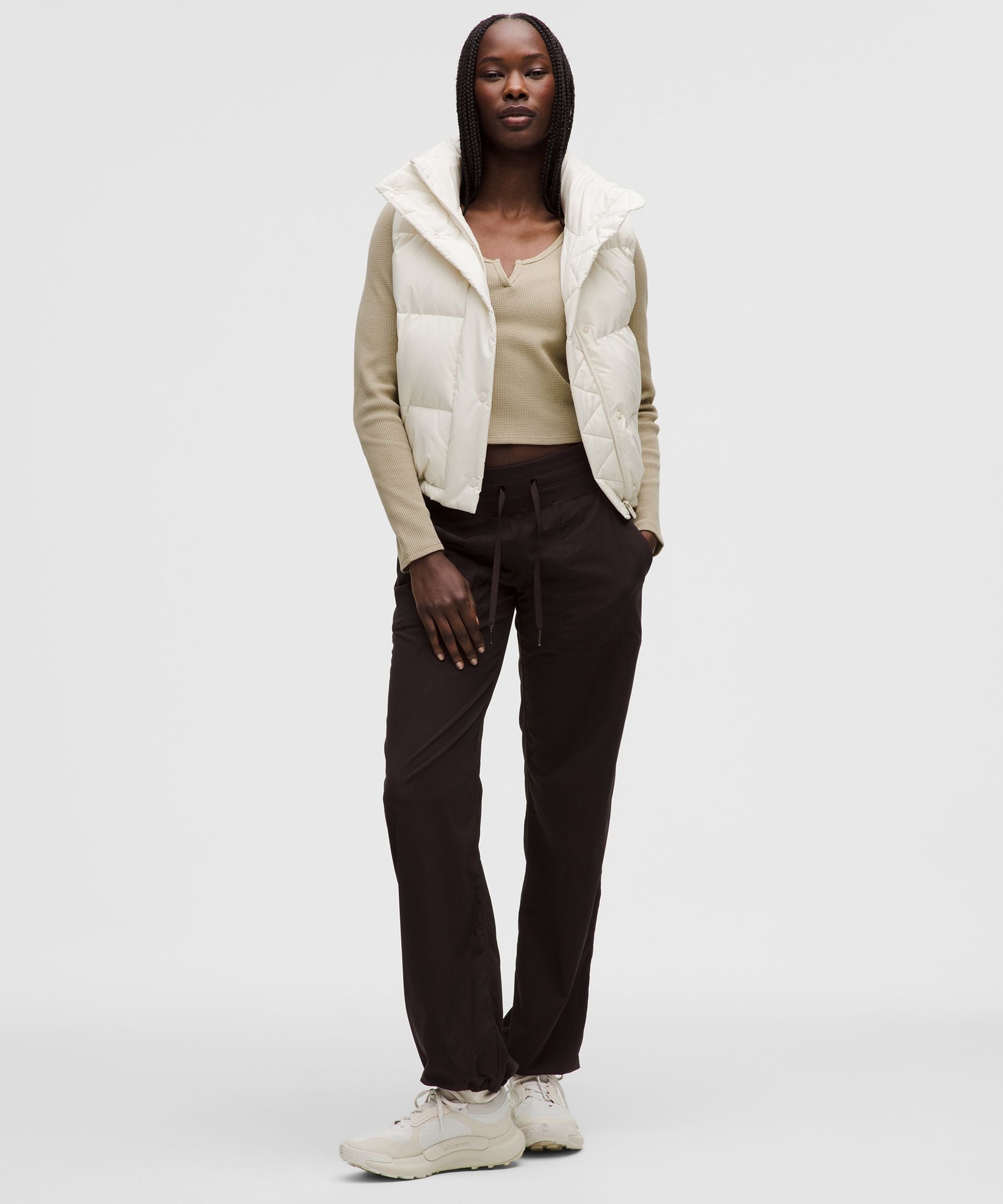 #color_compass-khaki