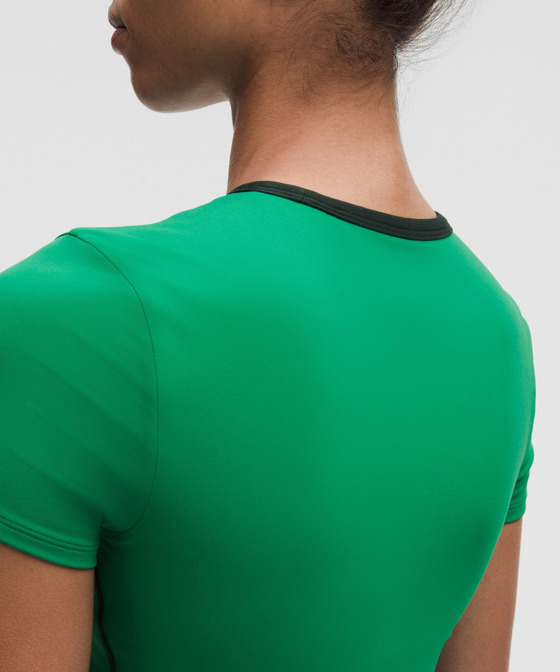 Lululemon Women's Tight-Fit Cropped Shelf-Bra T-Shirt *Light Support, B/C Cup