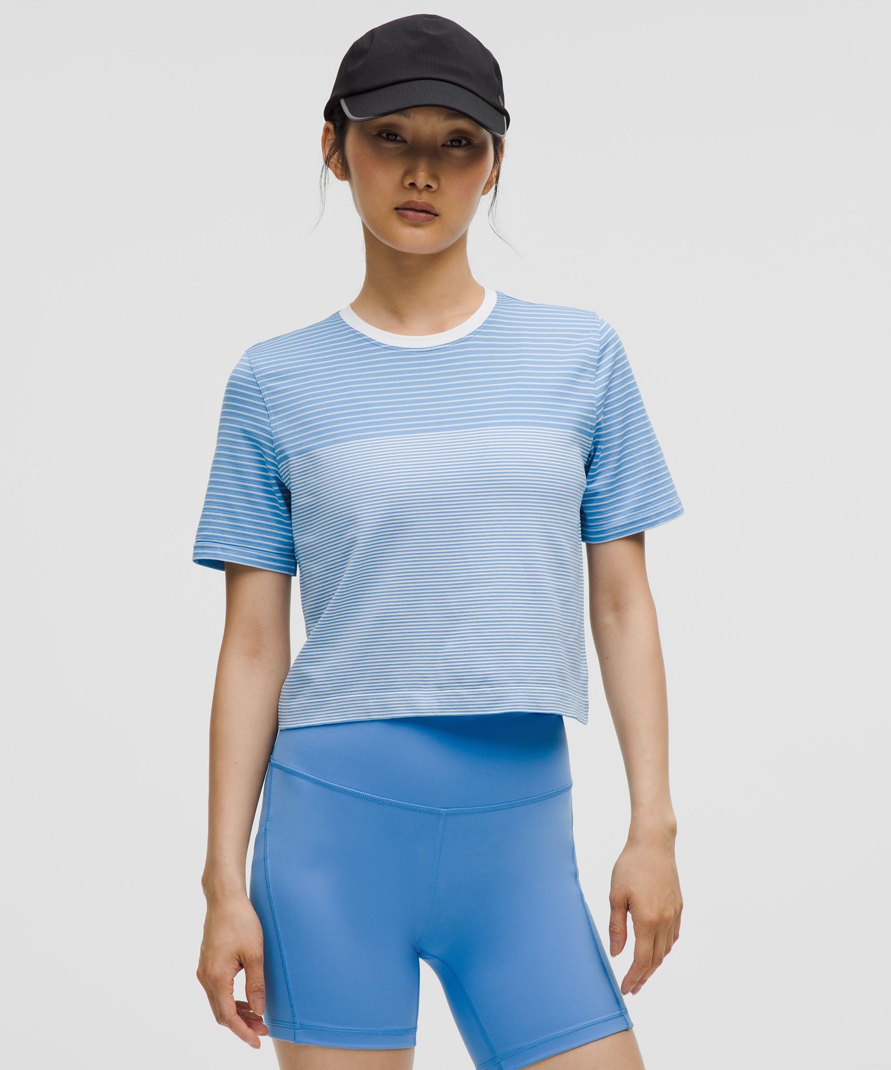 #color_pool-party/white