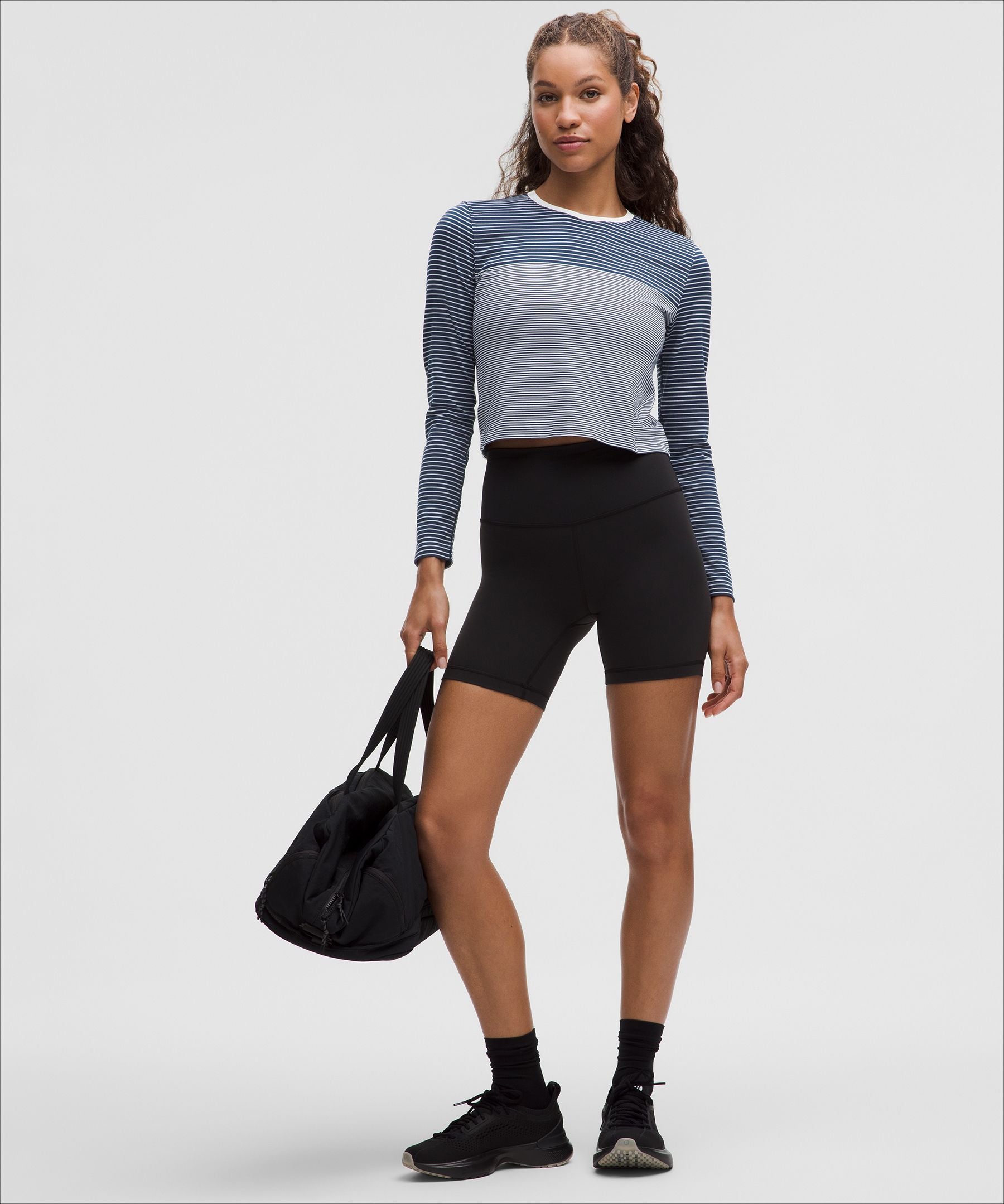 #color_club-blue/white