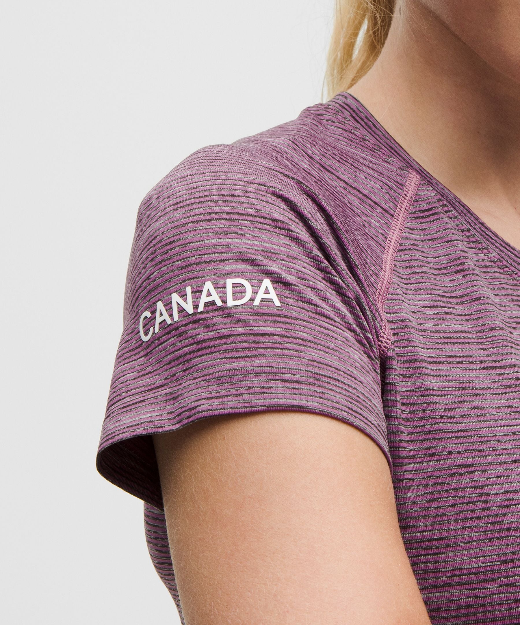 Lululemon Women's Team Canada Swiftly Tech Short-Sleeve Shirt 2.0 Hip Length *CPC Logo