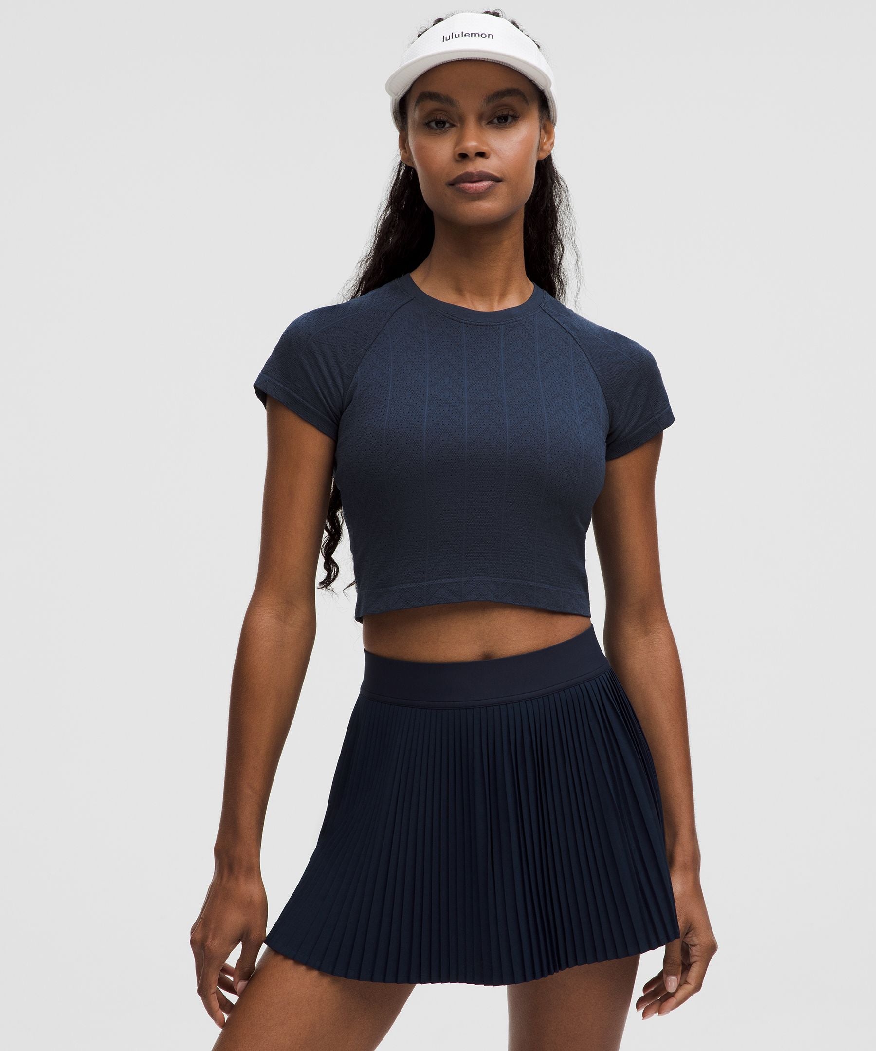 #color_herringbone-dot-club-blue