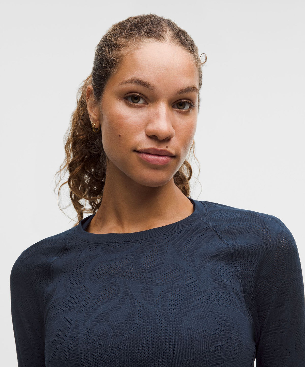 #color_perforated-paisley-club-blue