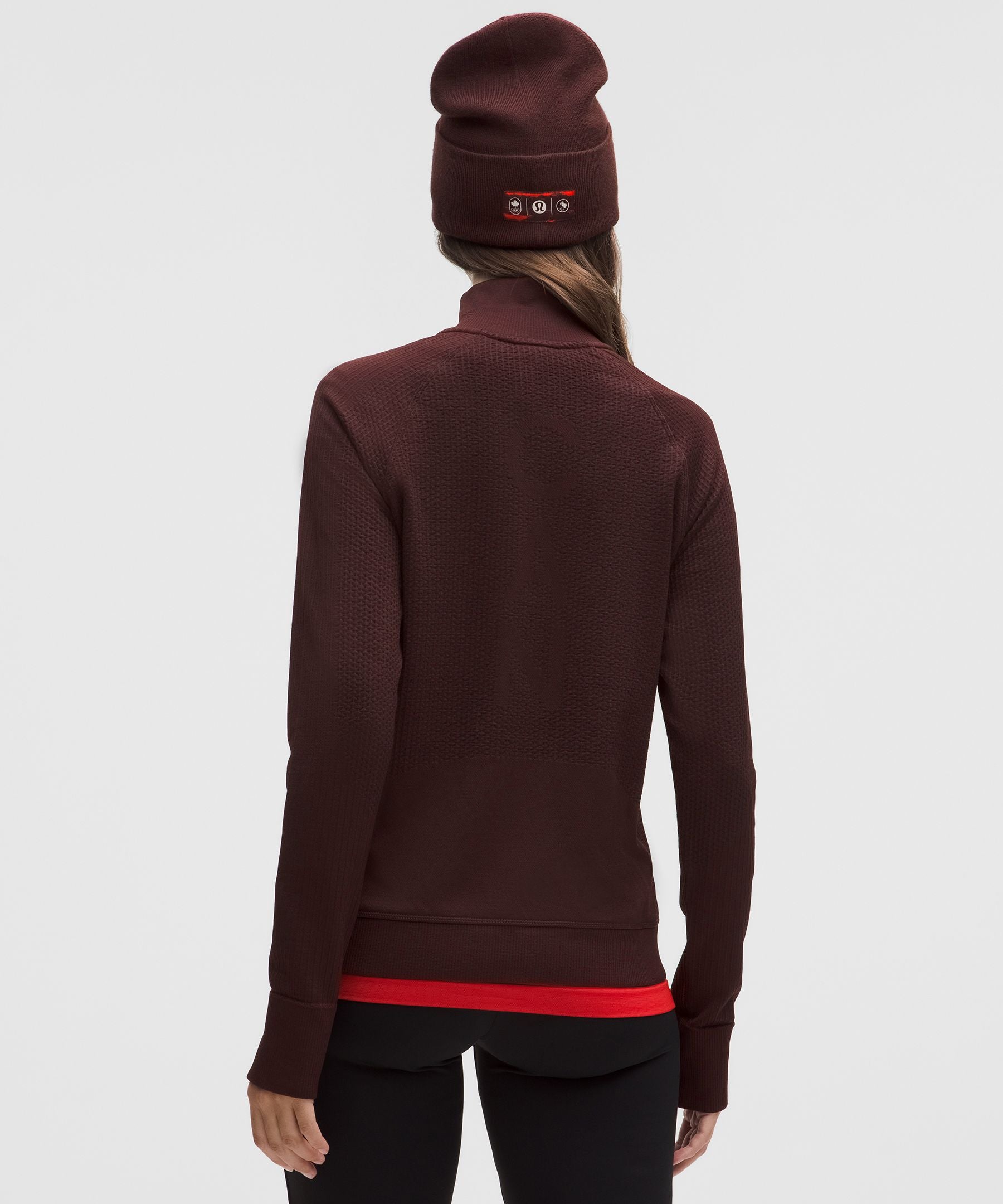 #color_black-garnet